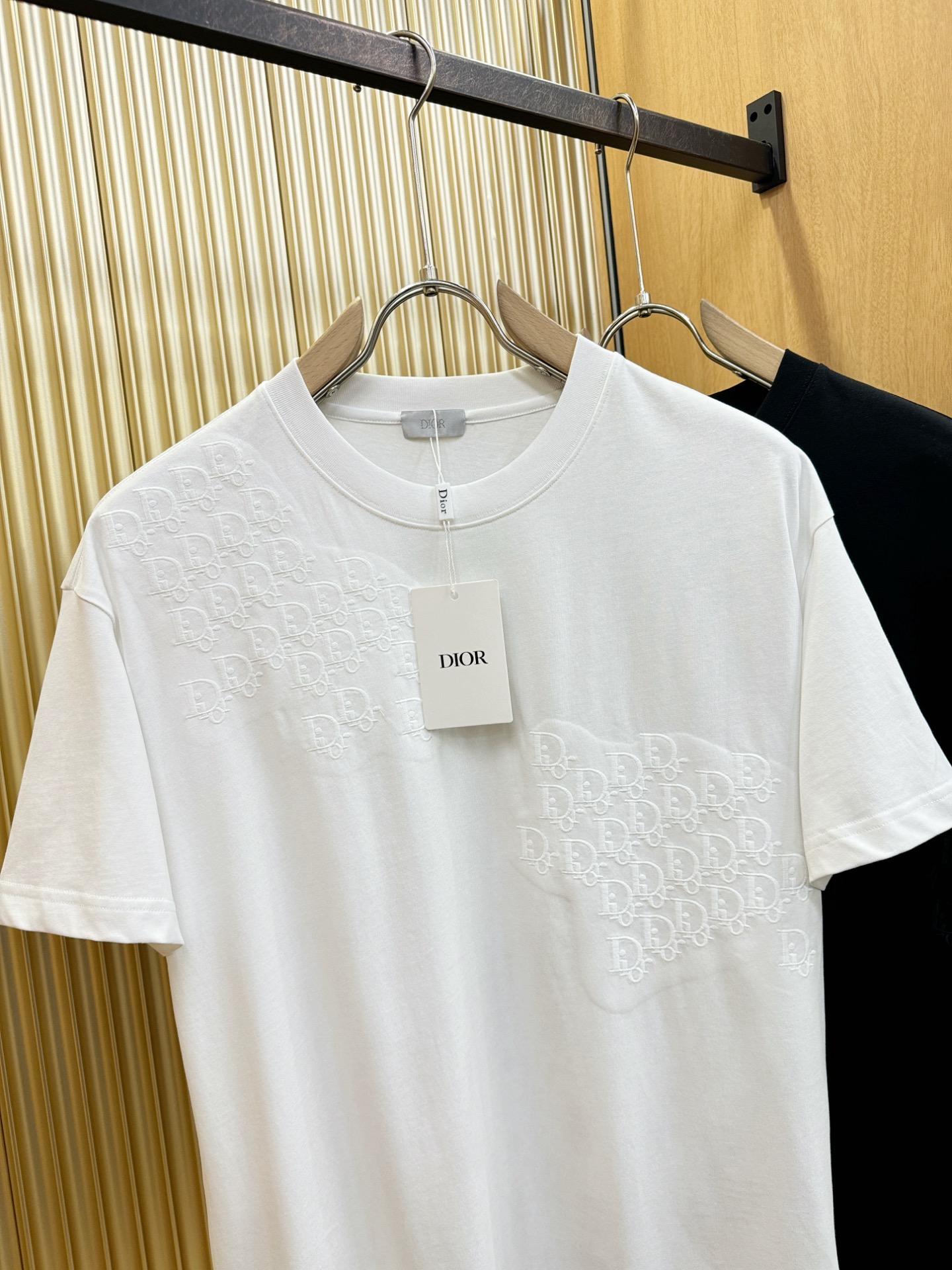 Dior迪奥 2026新款短袖T恤！走秀图案时尚休闲短袖T恤衫！设计logo设计！极具设计精选客供面料，