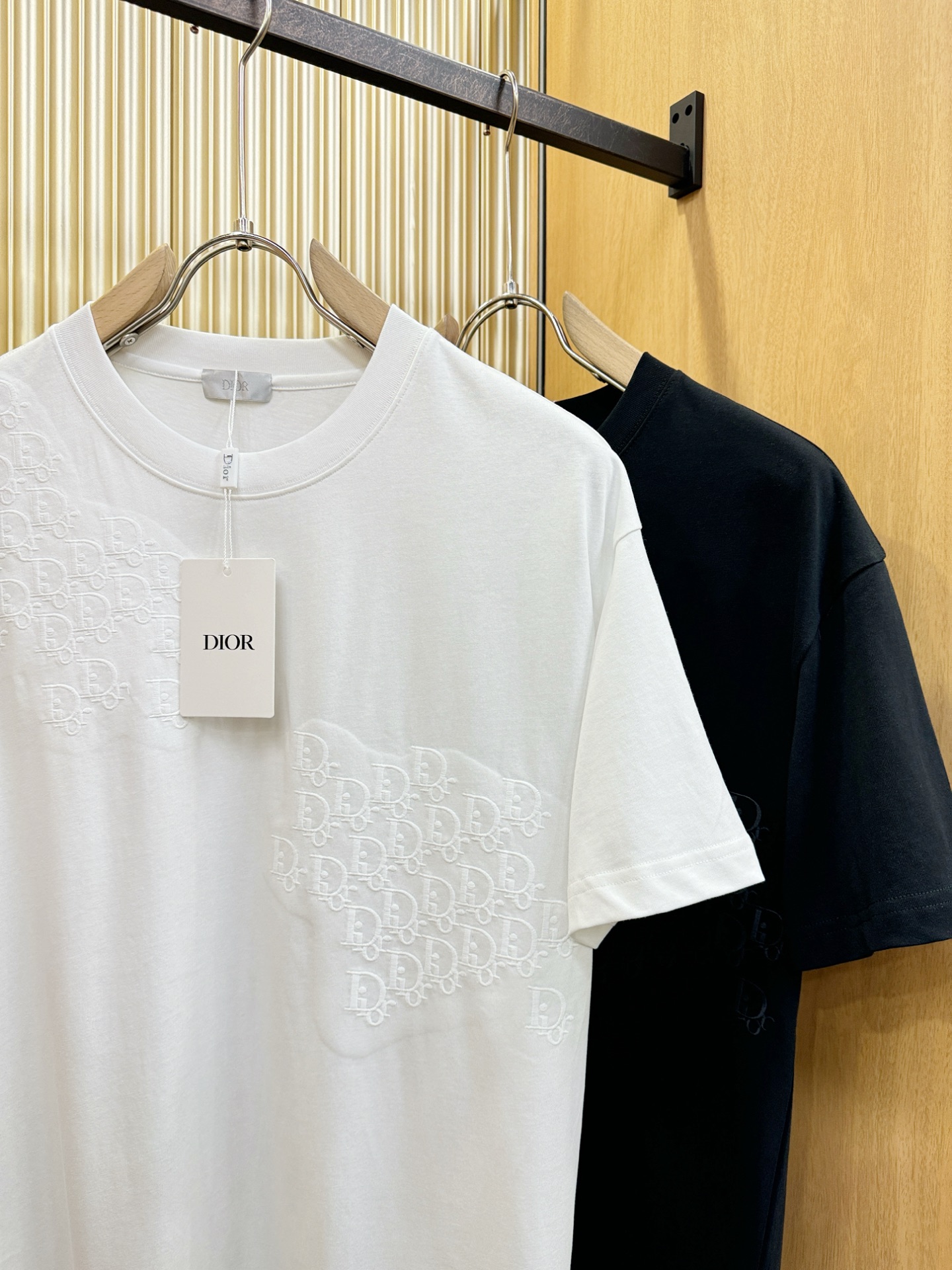 Dior迪奥 2026新款短袖T恤！走秀图案时尚休闲短袖T恤衫！设计logo设计！极具设计精选客供面料，