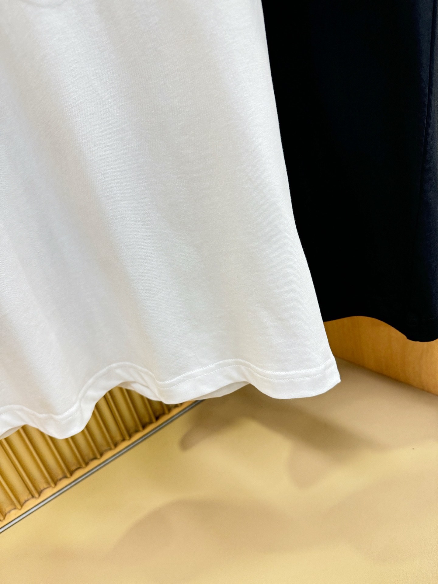 Dior迪奥 2026新款短袖T恤！走秀图案时尚休闲短袖T恤衫！设计logo设计！极具设计精选客供面料，