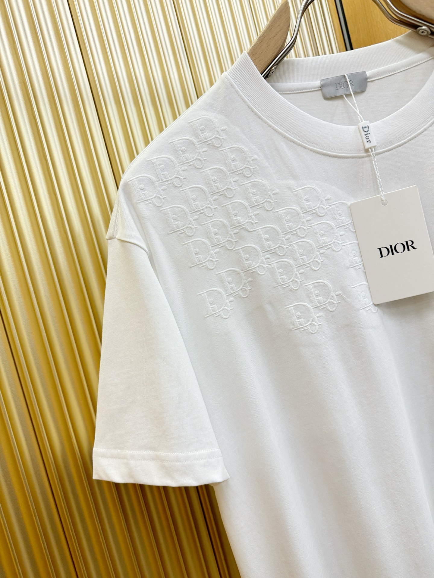 Dior迪奥 2026新款短袖T恤！走秀图案时尚休闲短袖T恤衫！设计logo设计！极具设计精选客供面料，