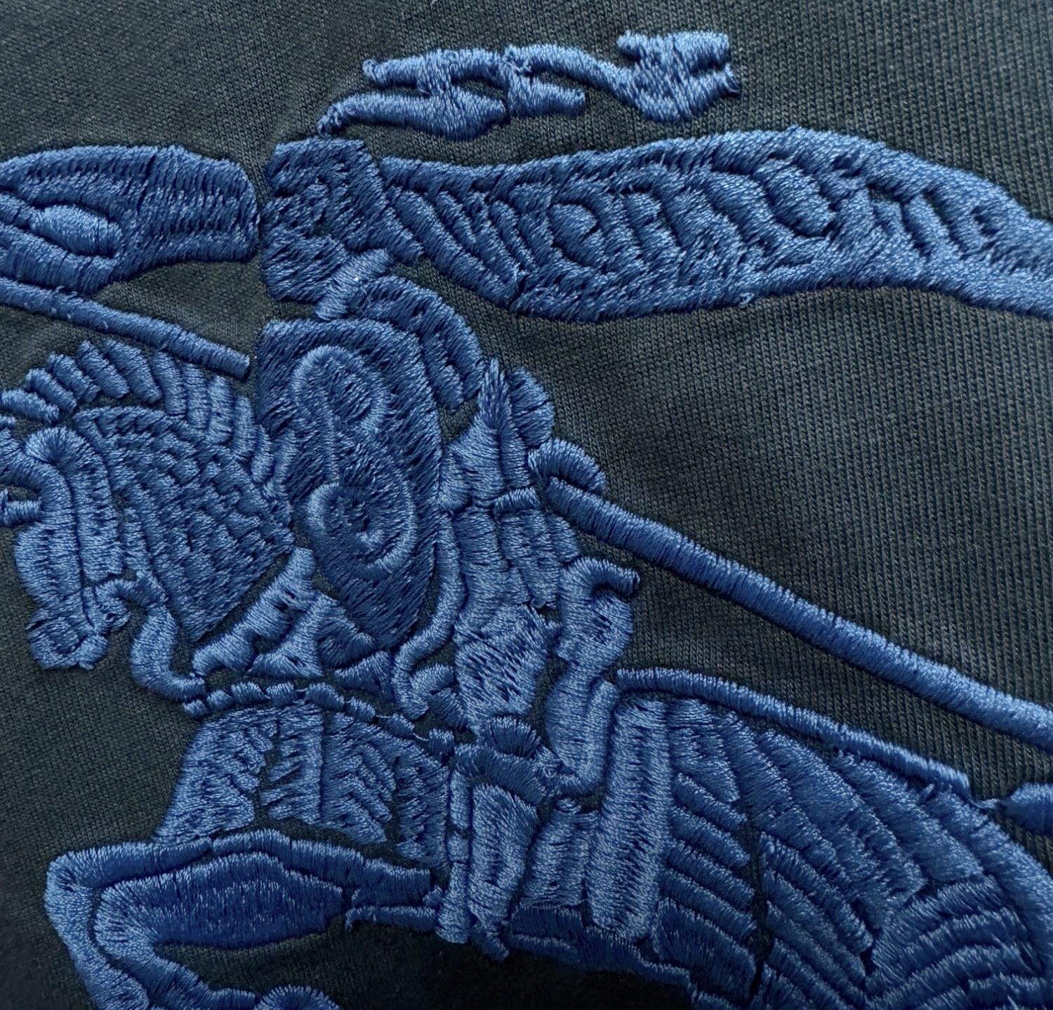 BURBERRY巴宝莉 2026新款短袖T恤！走秀图案时尚休闲短袖T恤衫！设计logo设计！极具设计精选