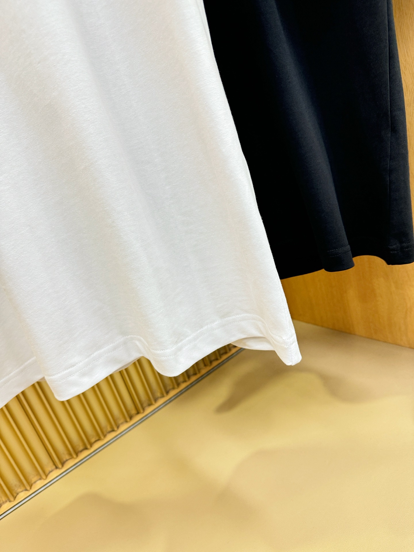 BURBERRY巴宝莉 2026新款短袖T恤！走秀图案时尚休闲短袖T恤衫！设计logo设计！极具设计精选