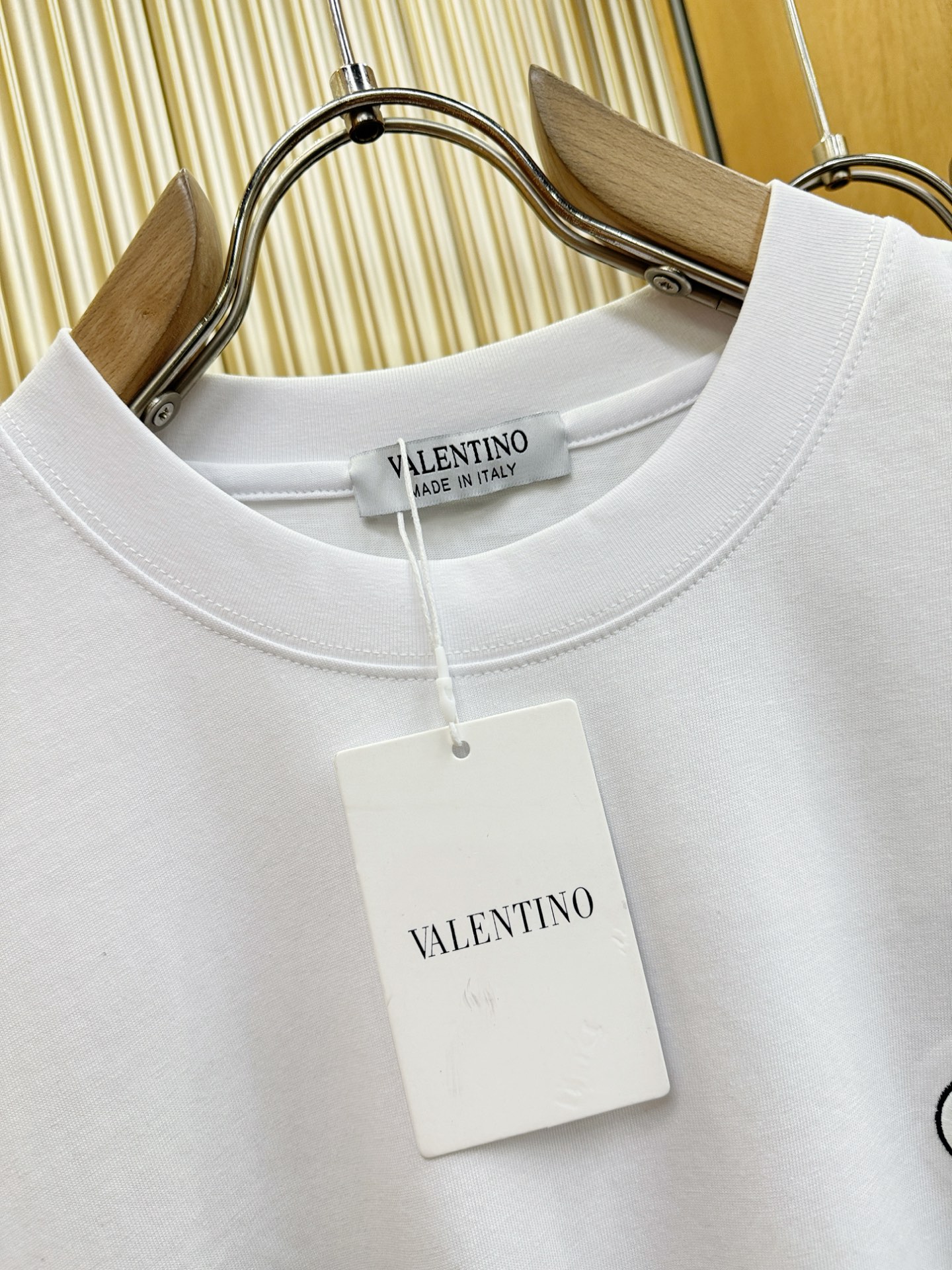 VALENTINO华伦天奴 2026新款短袖T恤！走秀图案时尚休闲短袖T恤衫！设计logo设计！极具设计