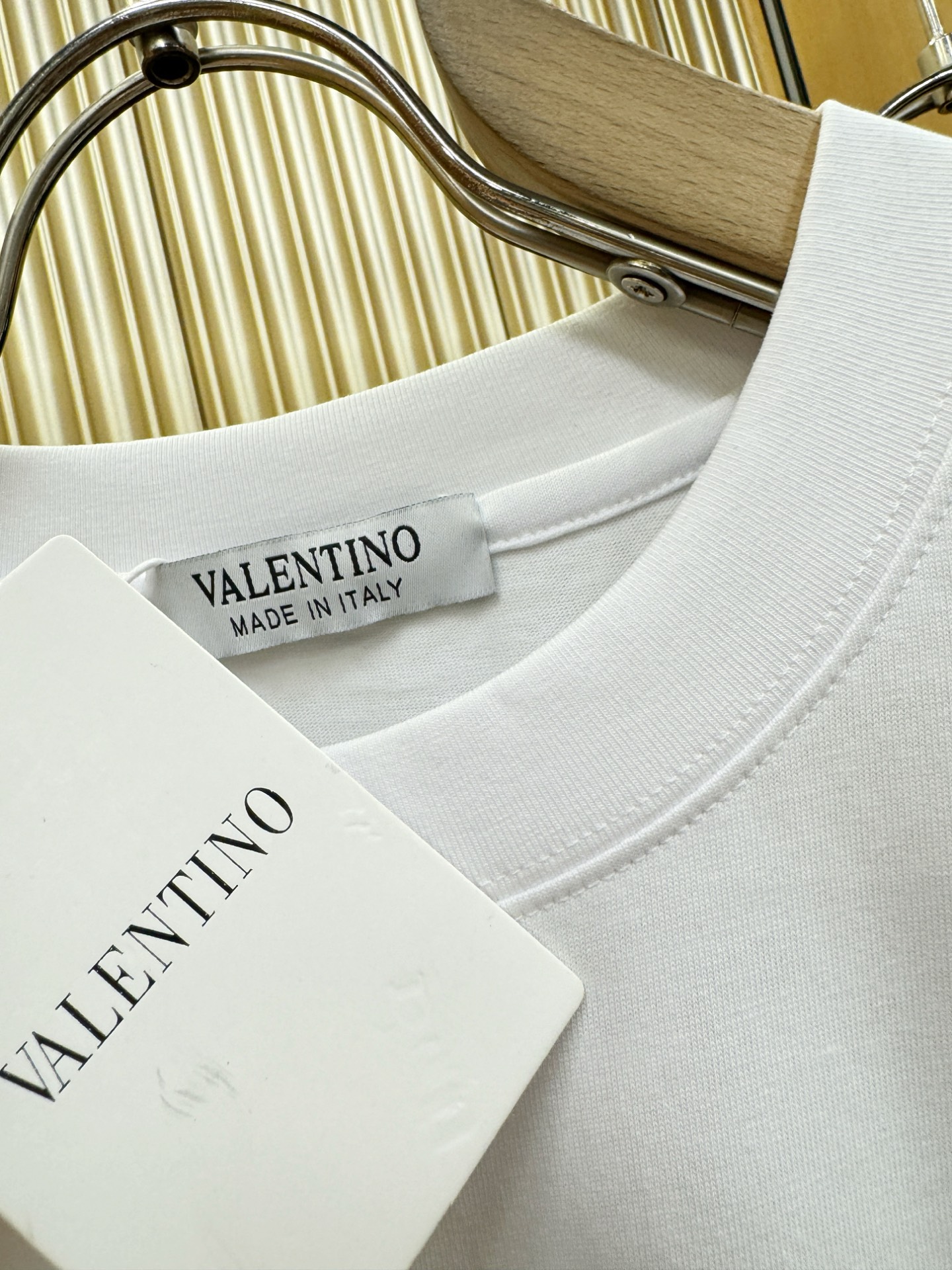 VALENTINO华伦天奴 2026新款短袖T恤！走秀图案时尚休闲短袖T恤衫！设计logo设计！极具设计