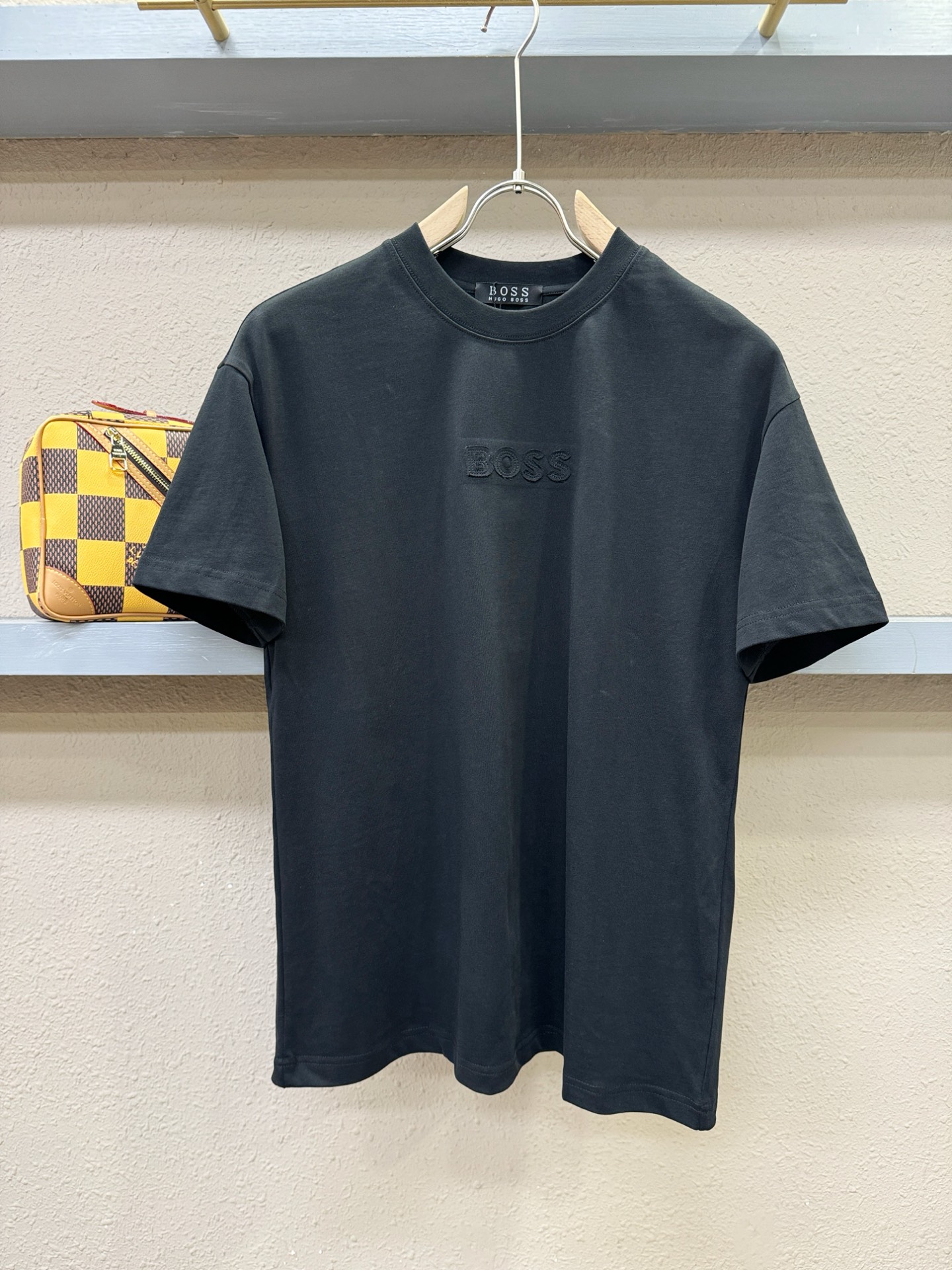 BOSS 2026新款短袖T恤！走秀图案时尚休闲短袖T恤衫！设计logo设计！极具设计精选客供面料，手感