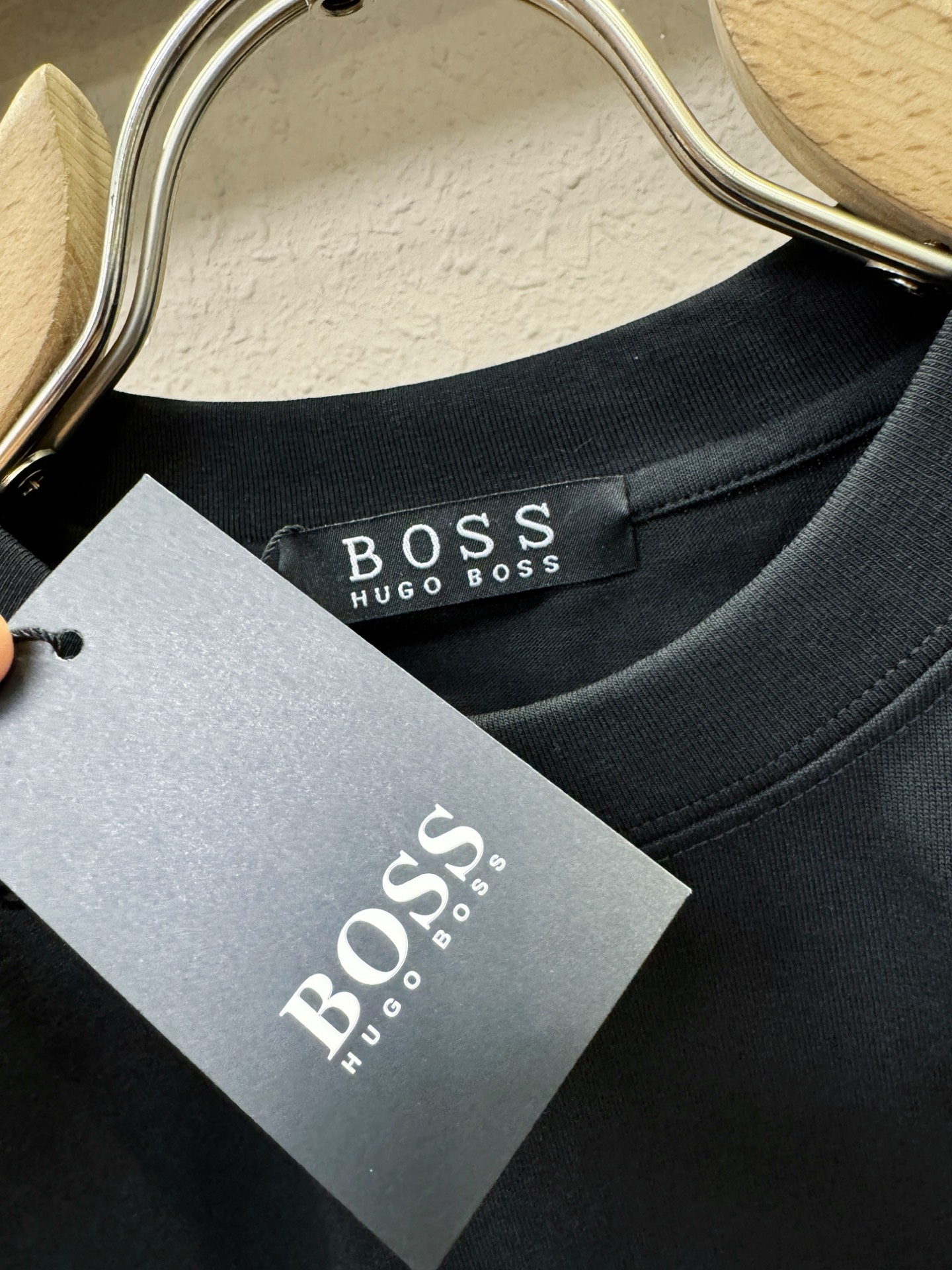 BOSS 2026新款短袖T恤！走秀图案时尚休闲短袖T恤衫！设计logo设计！极具设计精选客供面料，手感