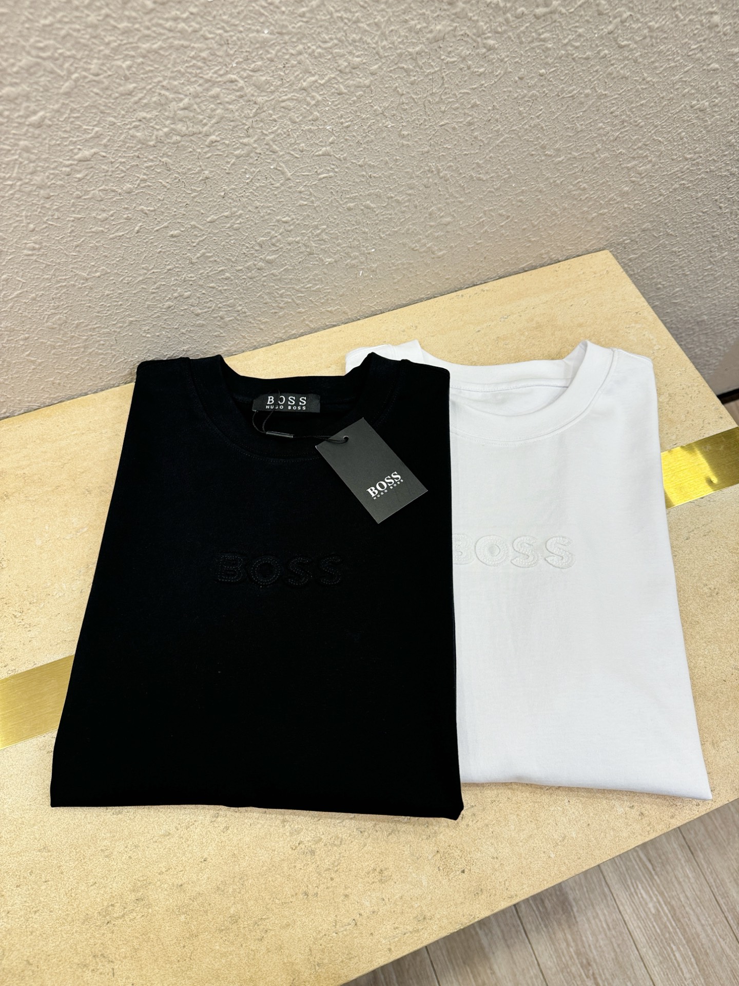 BOSS 2026新款短袖T恤！走秀图案时尚休闲短袖T恤衫！设计logo设计！极具设计精选客供面料，手感