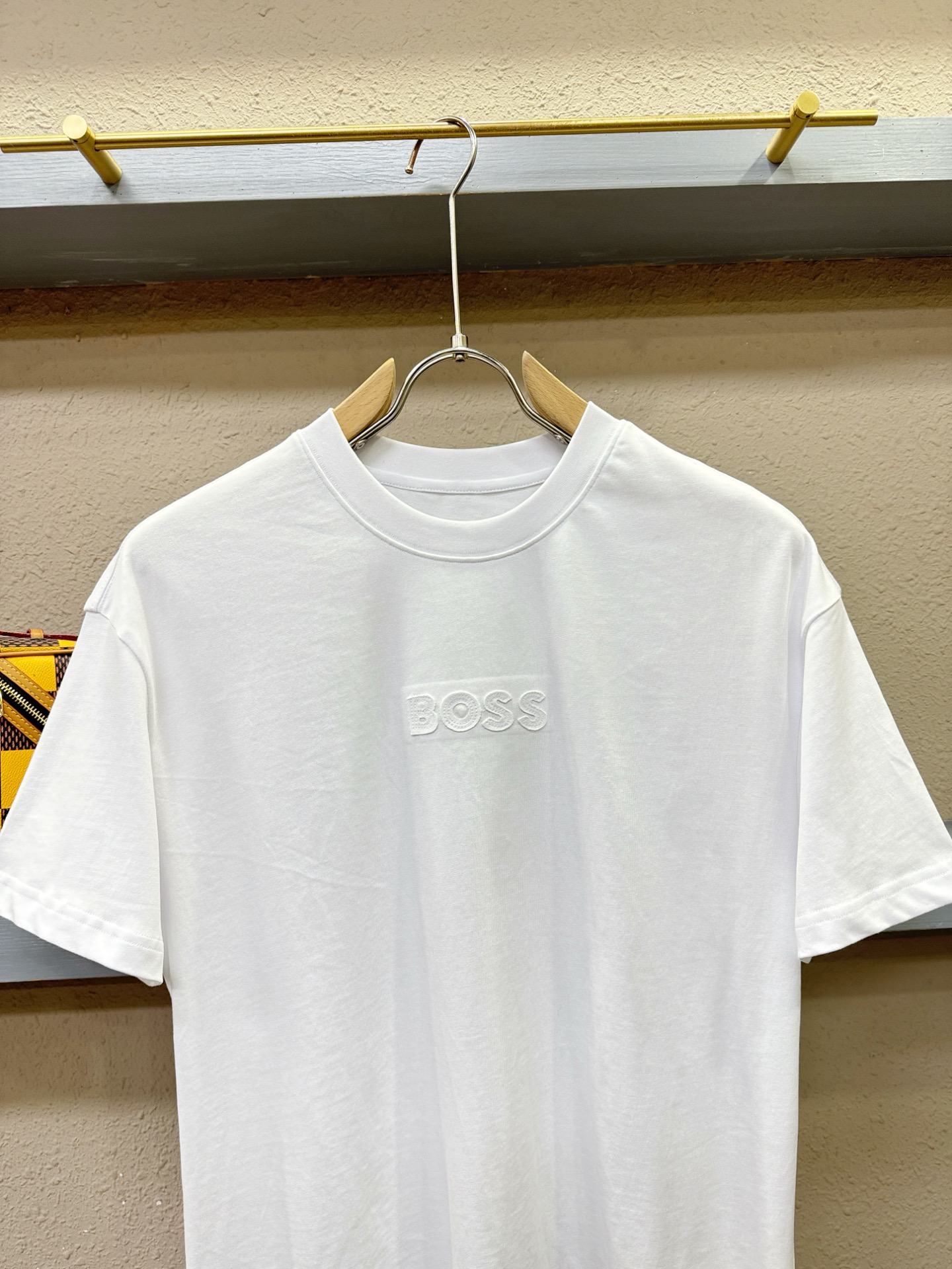 BOSS 2026新款短袖T恤！走秀图案时尚休闲短袖T恤衫！设计logo设计！极具设计精选客供面料，手感