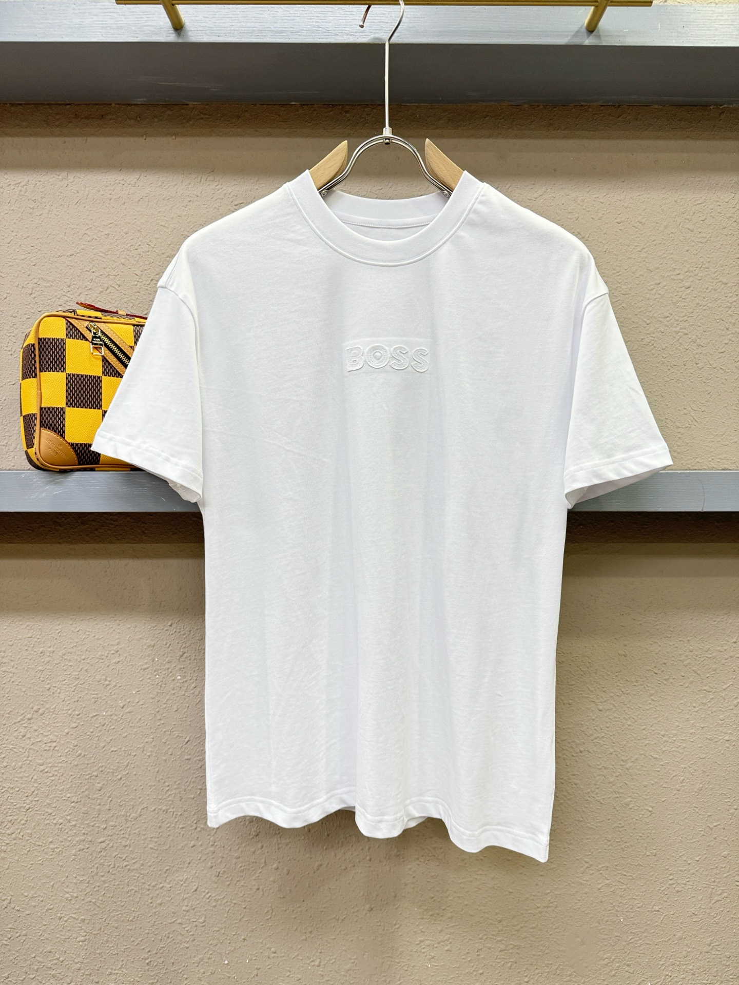 BOSS 2026新款短袖T恤！走秀图案时尚休闲短袖T恤衫！设计logo设计！极具设计精选客供面料，手感