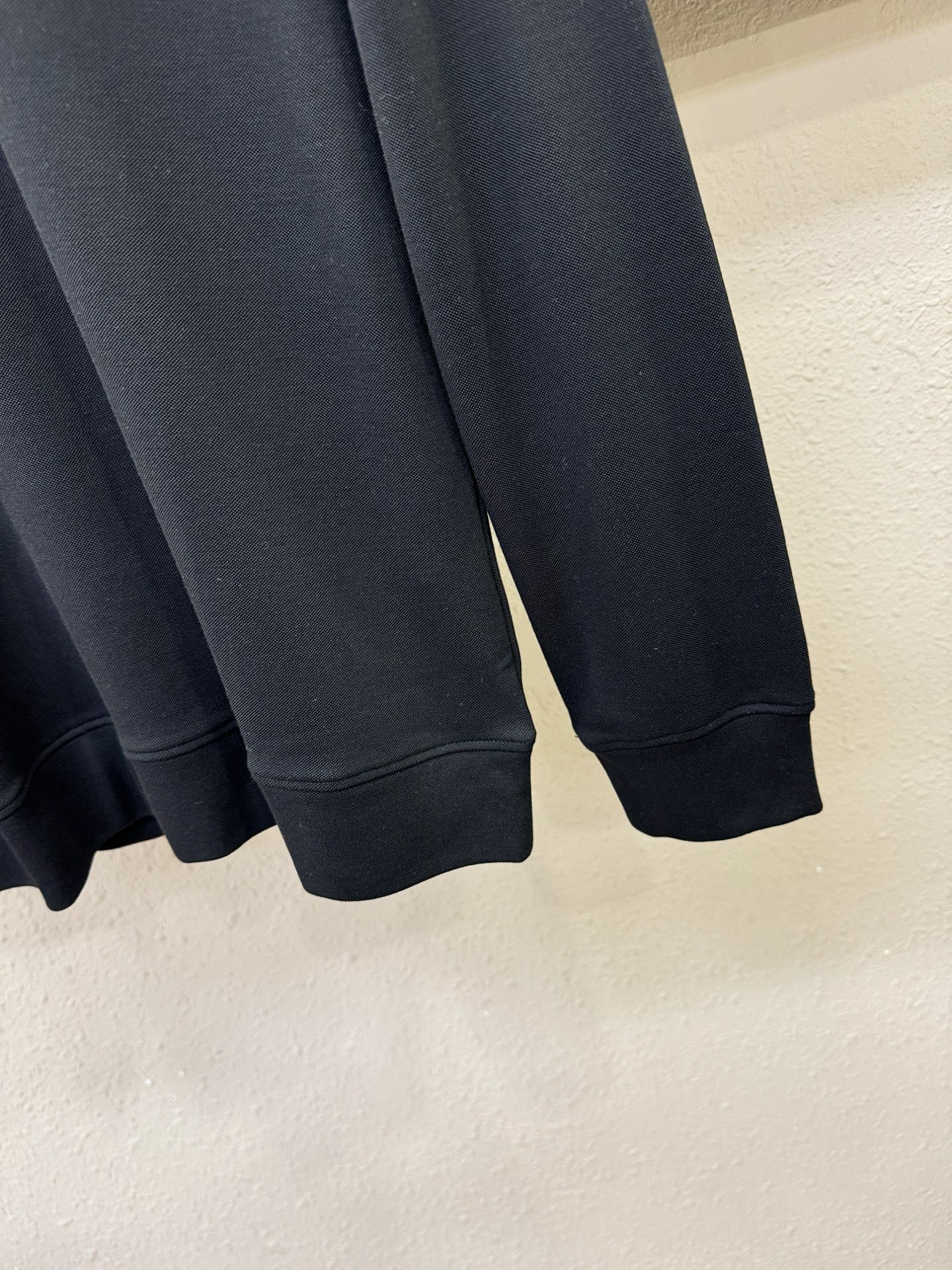 Loro Piana诺悠翩雅 2025秋季新品，官网同步 经典大气百搭Polo领长袖T恤，顶级原版面料，