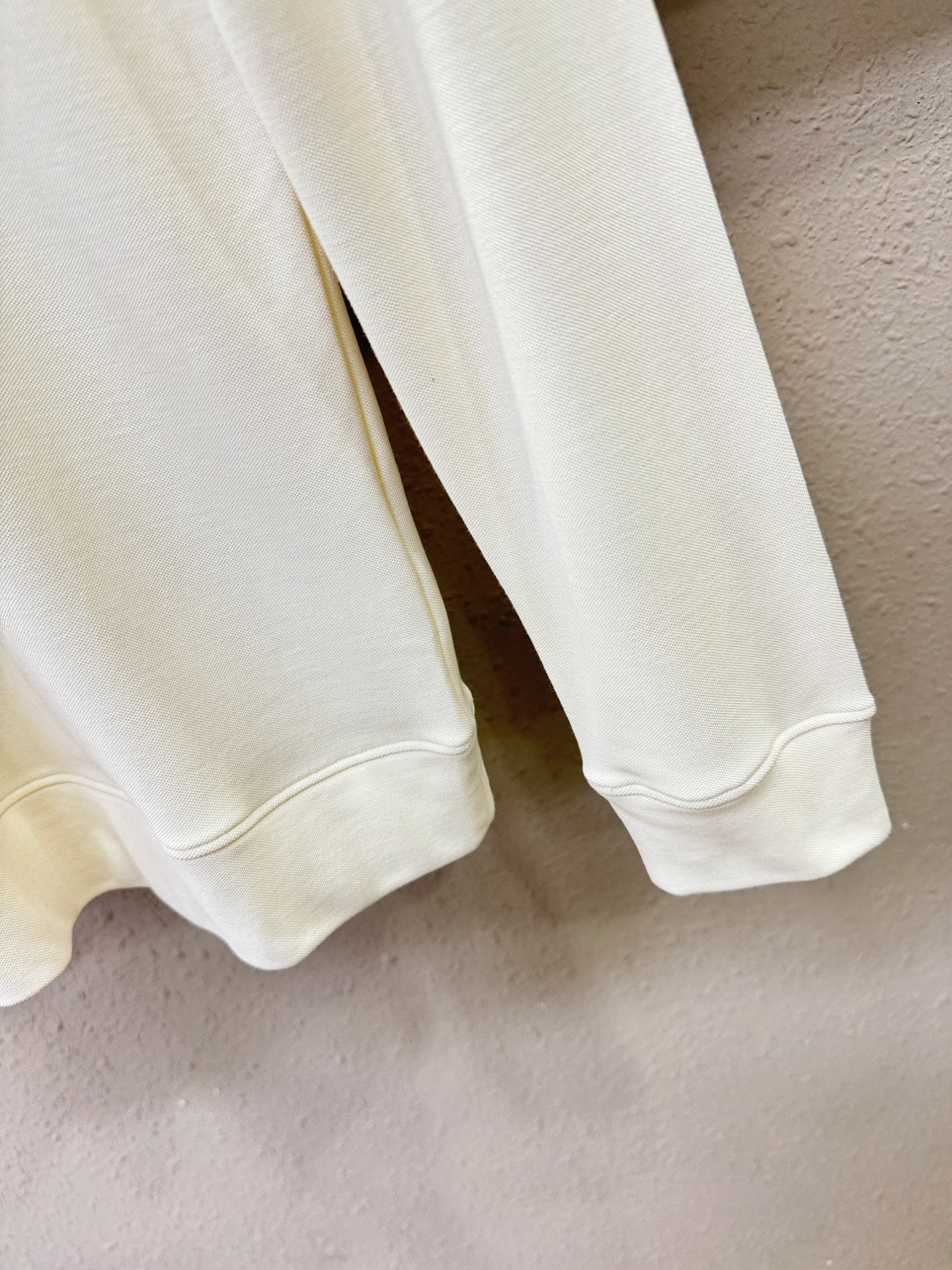 Loro Piana诺悠翩雅 2025秋季新品，官网同步 经典大气百搭Polo领长袖T恤，顶级原版面料，