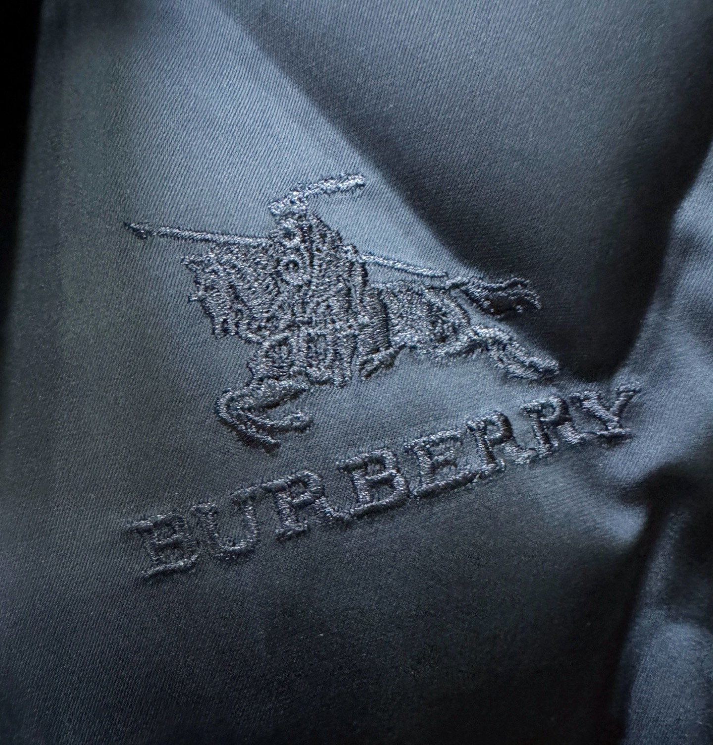 鹅绒高版本BURBERRY巴宝莉 2025新款羽绒服，秀场新品，品相非常完美，专柜高科技防水面料，内里9