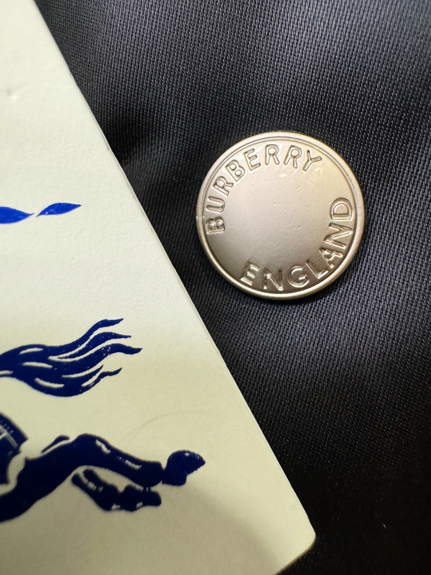 鹅绒高版本BURBERRY巴宝莉 2025新款羽绒服，秀场新品，品相非常完美，专柜高科技防水面料，内里9