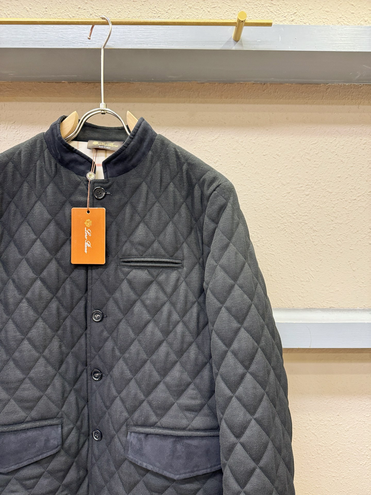 Loro Piana诺悠翩雅 25ss秋冬新款羊毛外套，内里羊毛加厚，超A原单外套！甄选顶级羊毛打造。搭