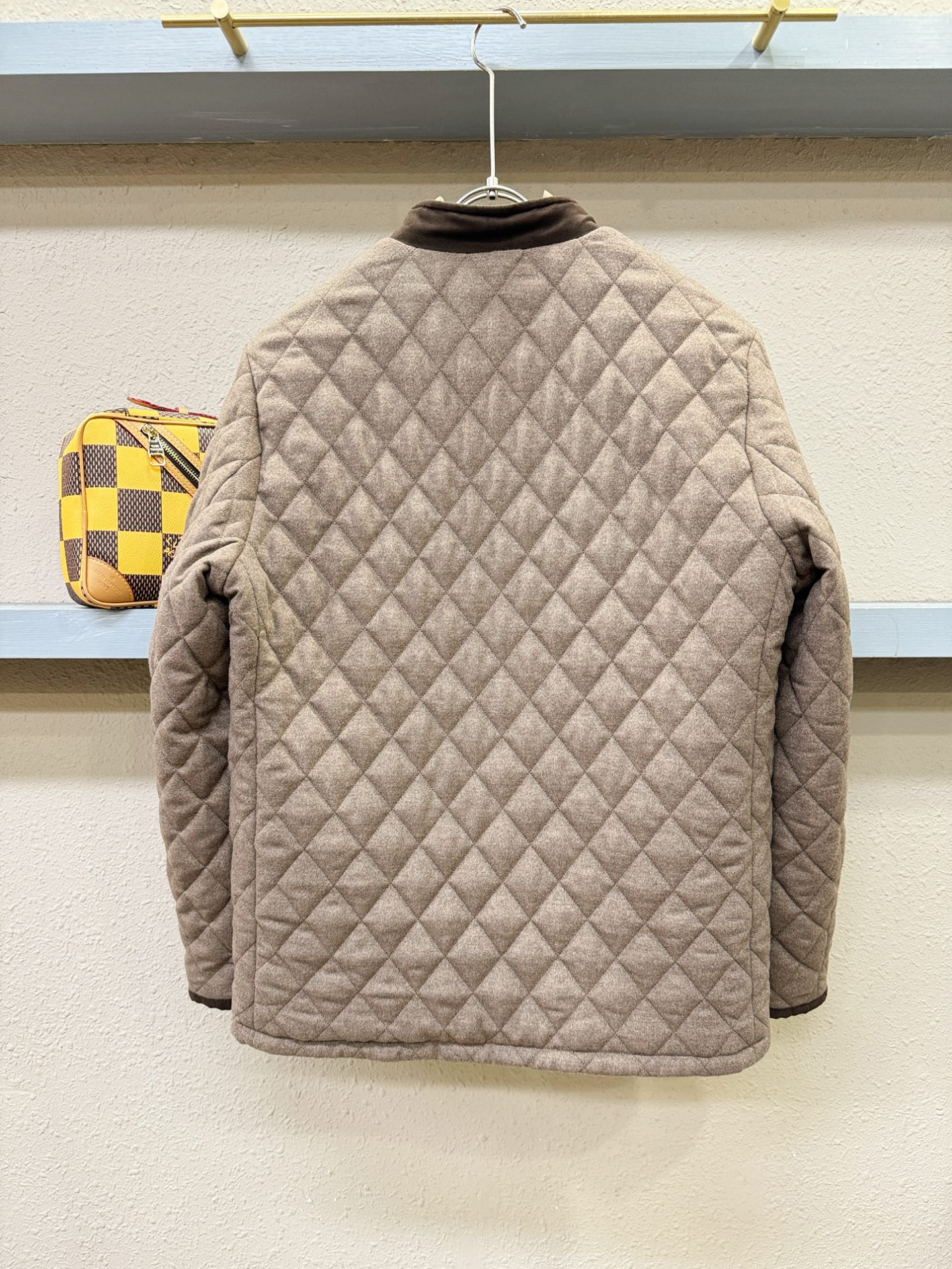 Loro Piana诺悠翩雅 25ss秋冬新款羊毛外套，内里羊毛加厚，超A原单外套！甄选顶级羊毛打造。搭