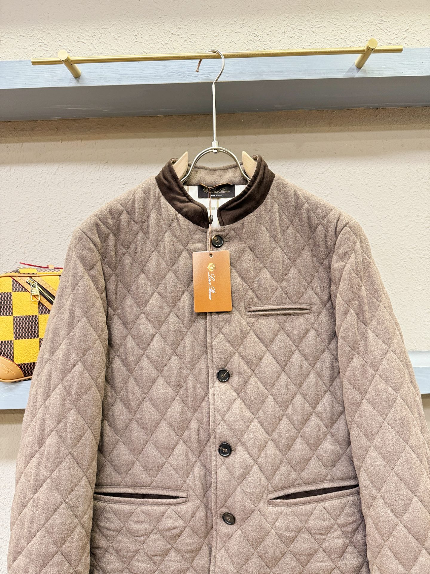 Loro Piana诺悠翩雅 25ss秋冬新款羊毛外套，内里羊毛加厚，超A原单外套！甄选顶级羊毛打造。搭