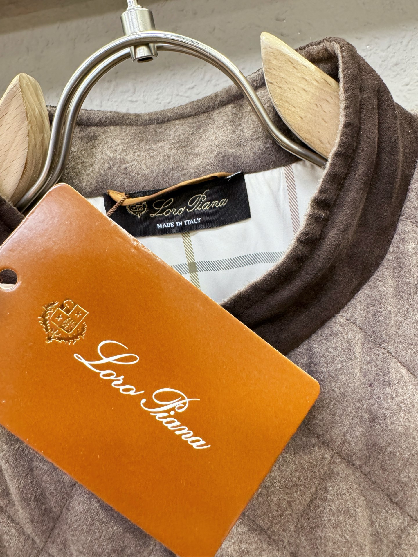 Loro Piana诺悠翩雅 25ss秋冬新款羊毛外套，内里羊毛加厚，超A原单外套！甄选顶级羊毛打造。搭