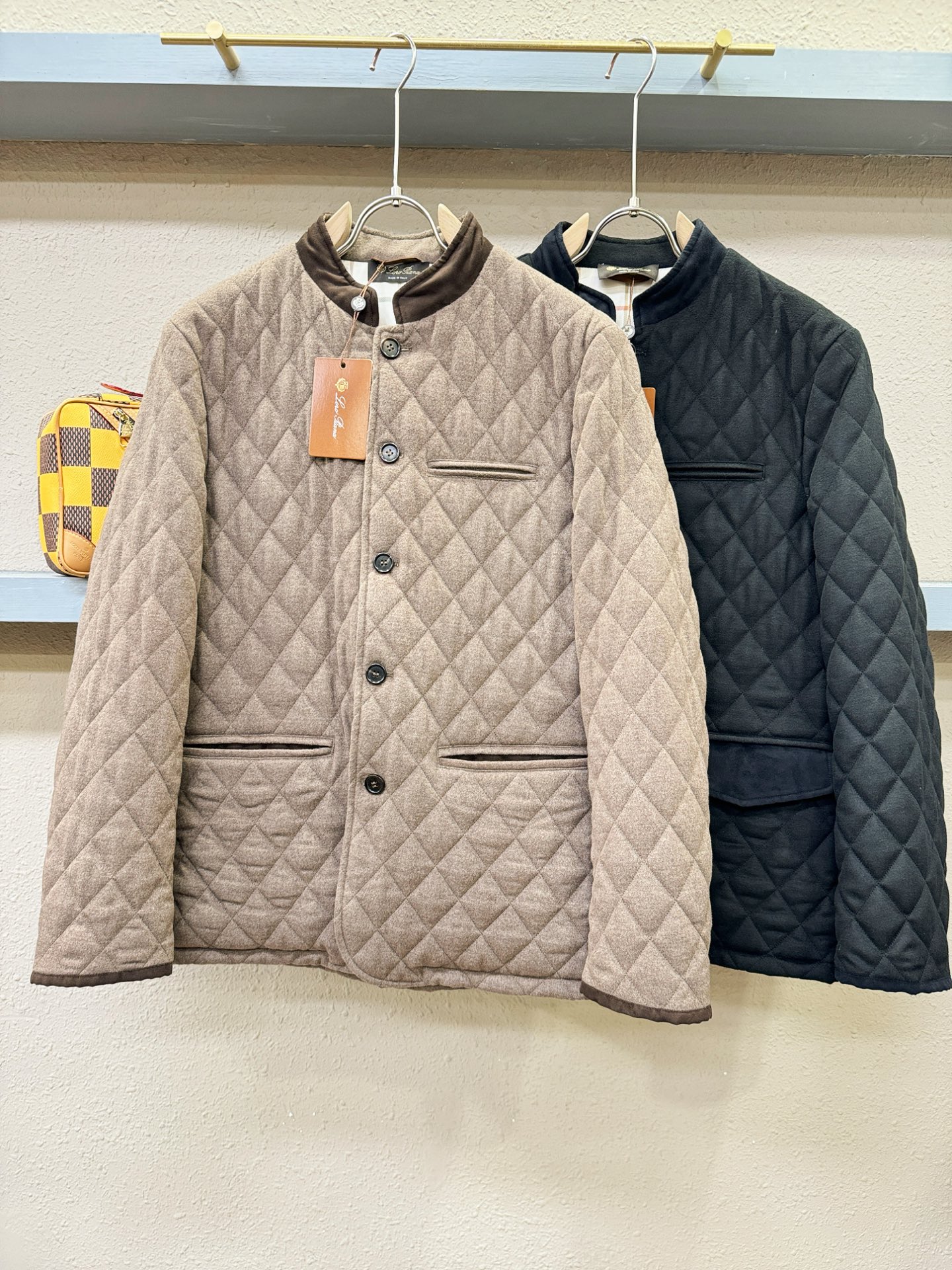 Loro Piana诺悠翩雅 25ss秋冬新款羊毛外套，内里羊毛加厚，超A原单外套！甄选顶级羊毛打造。搭