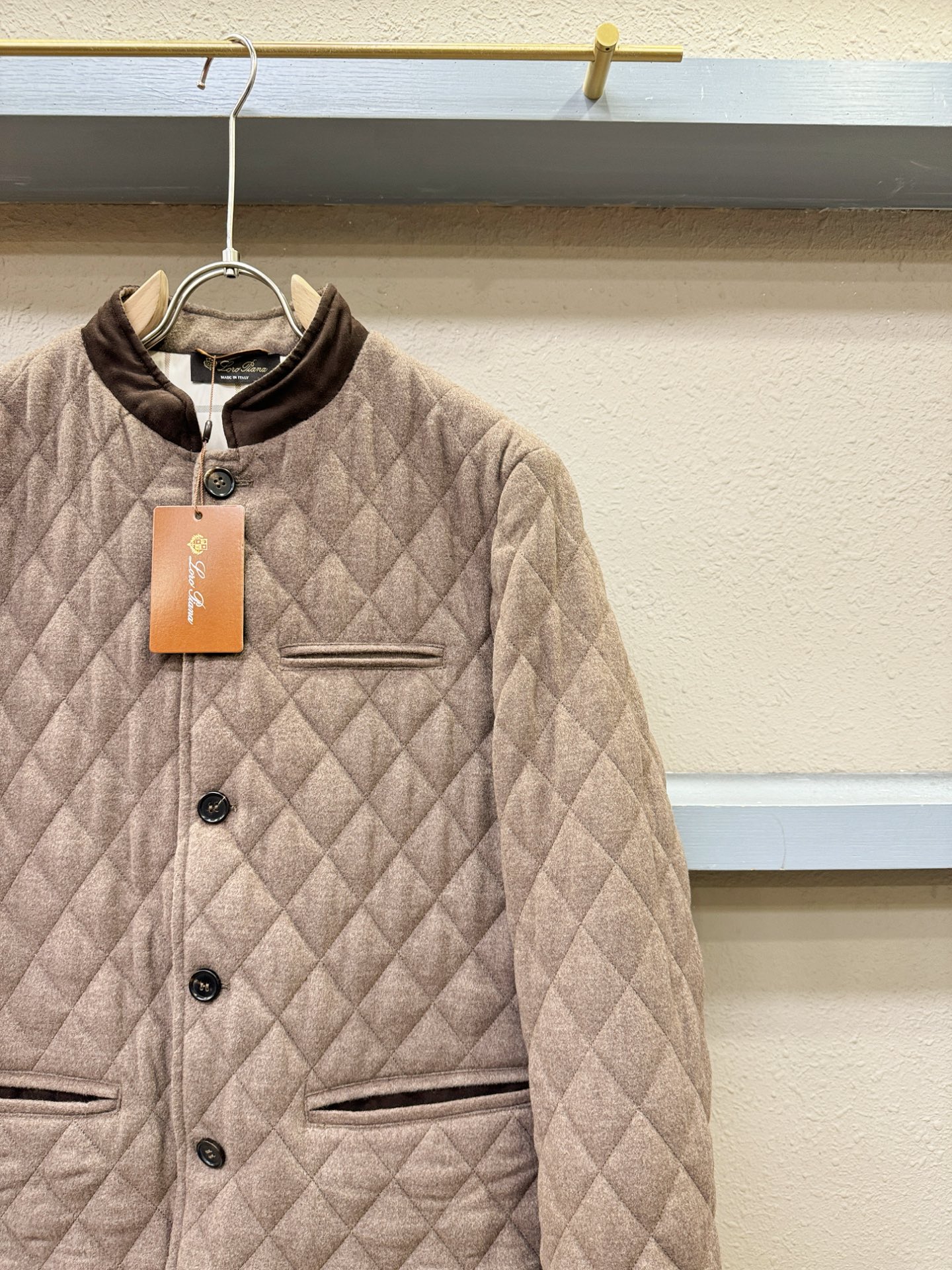 Loro Piana诺悠翩雅 25ss秋冬新款羊毛外套，内里羊毛加厚，超A原单外套！甄选顶级羊毛打造。搭