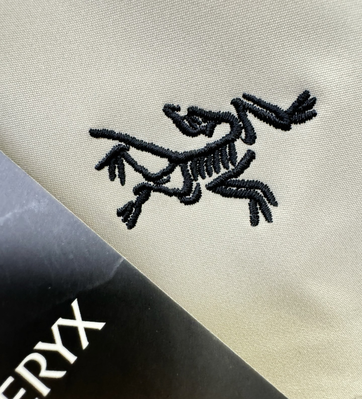 ARC‘TERYX/始祖鸟 2025新款三合一羽绒服，秀场新品，品相非常完美，专柜高科技防水面料，舒适保