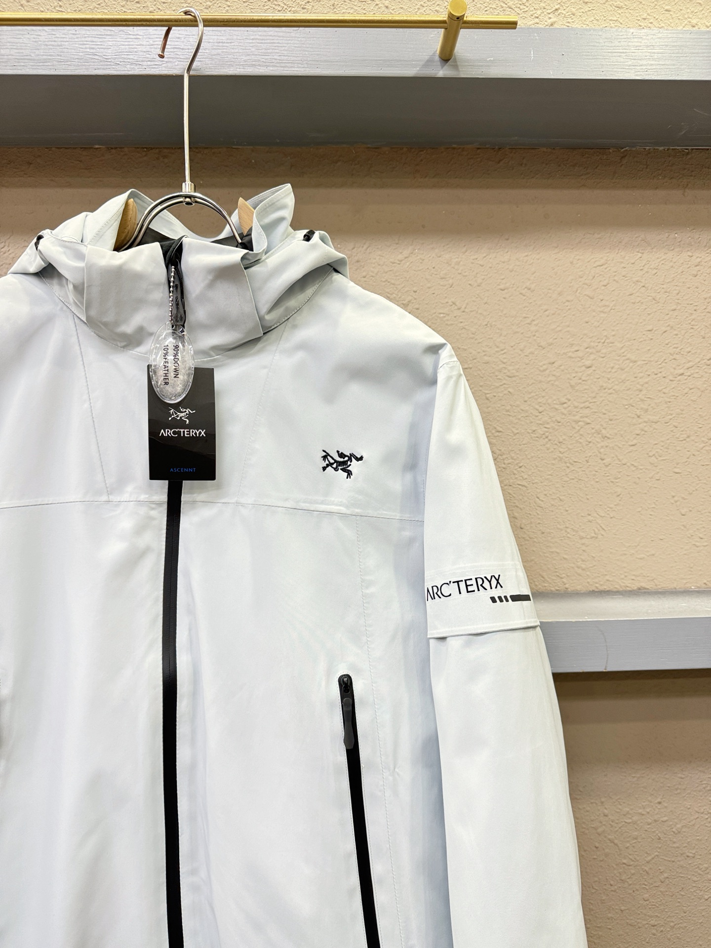 ARC‘TERYX/始祖鸟 2025新款三合一羽绒服，秀场新品，品相非常完美，专柜高科技防水面料，舒适保