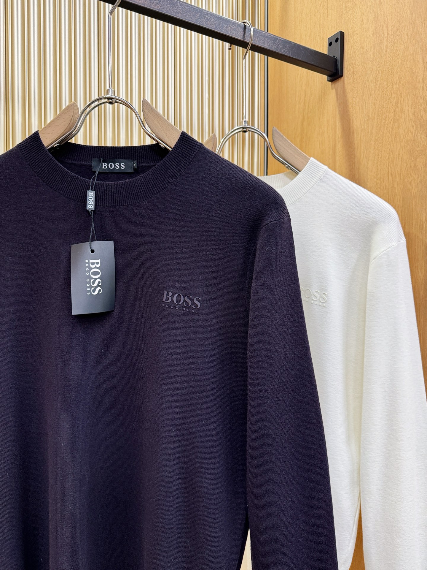 BOSS 2026新款短袖T恤！走秀图案时尚休闲短袖T恤衫！设计logo设计！极具设计精选客供面料，手感