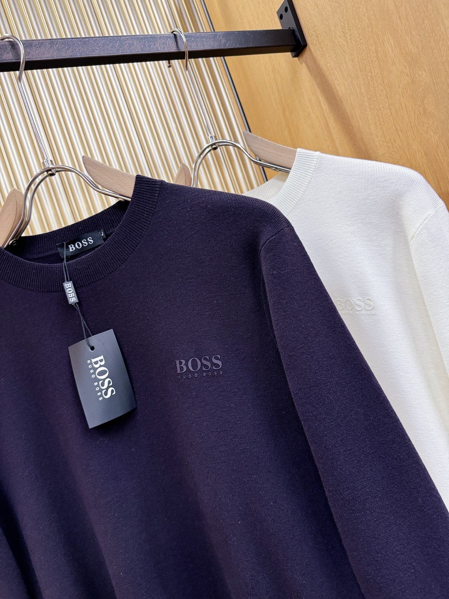 BOSS 2026新款短袖T恤！走秀图案时尚休闲短袖T恤衫！设计logo设计！极具设计精选客供面料，手感