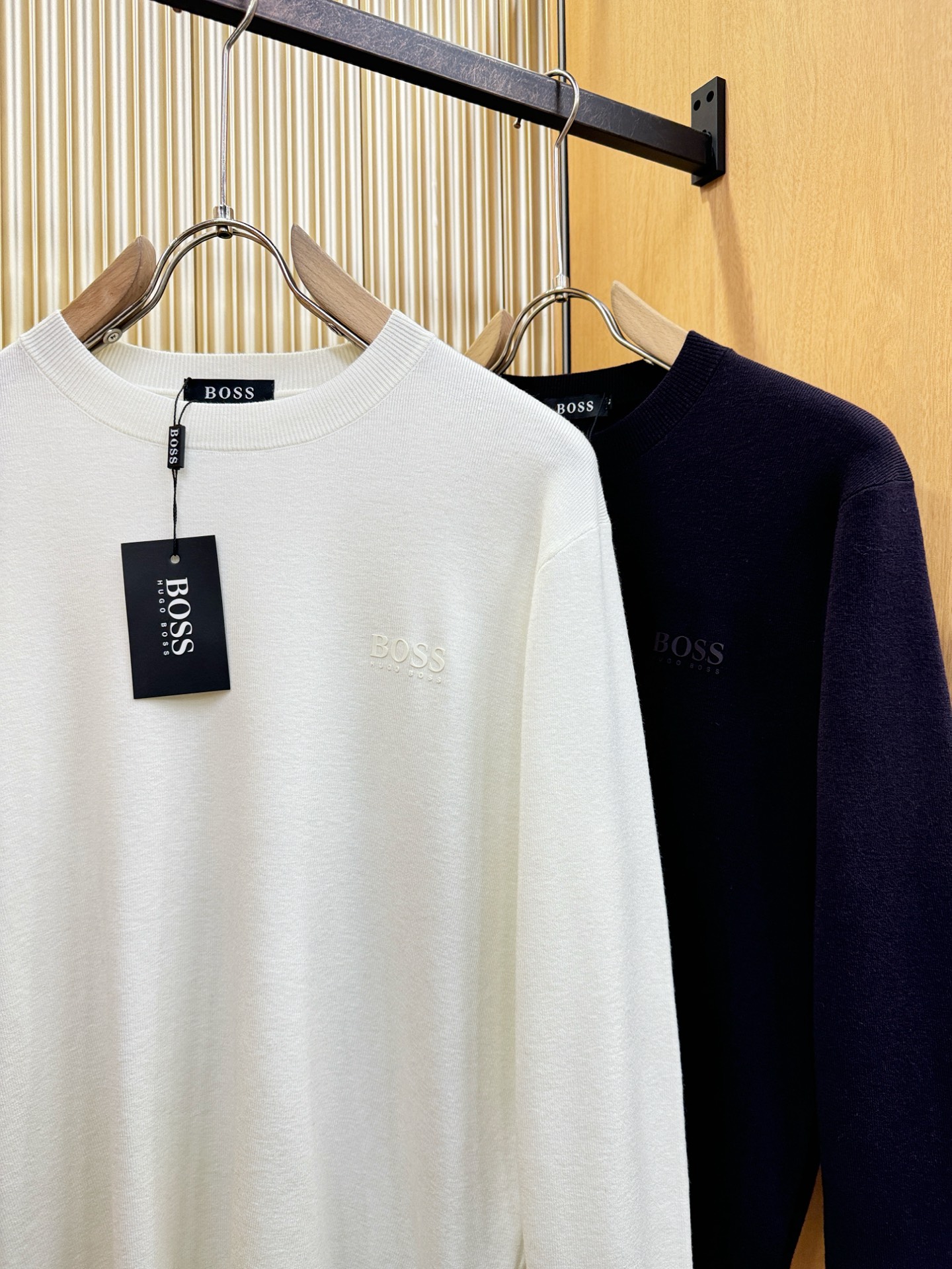 BOSS 2026新款短袖T恤！走秀图案时尚休闲短袖T恤衫！设计logo设计！极具设计精选客供面料，手感