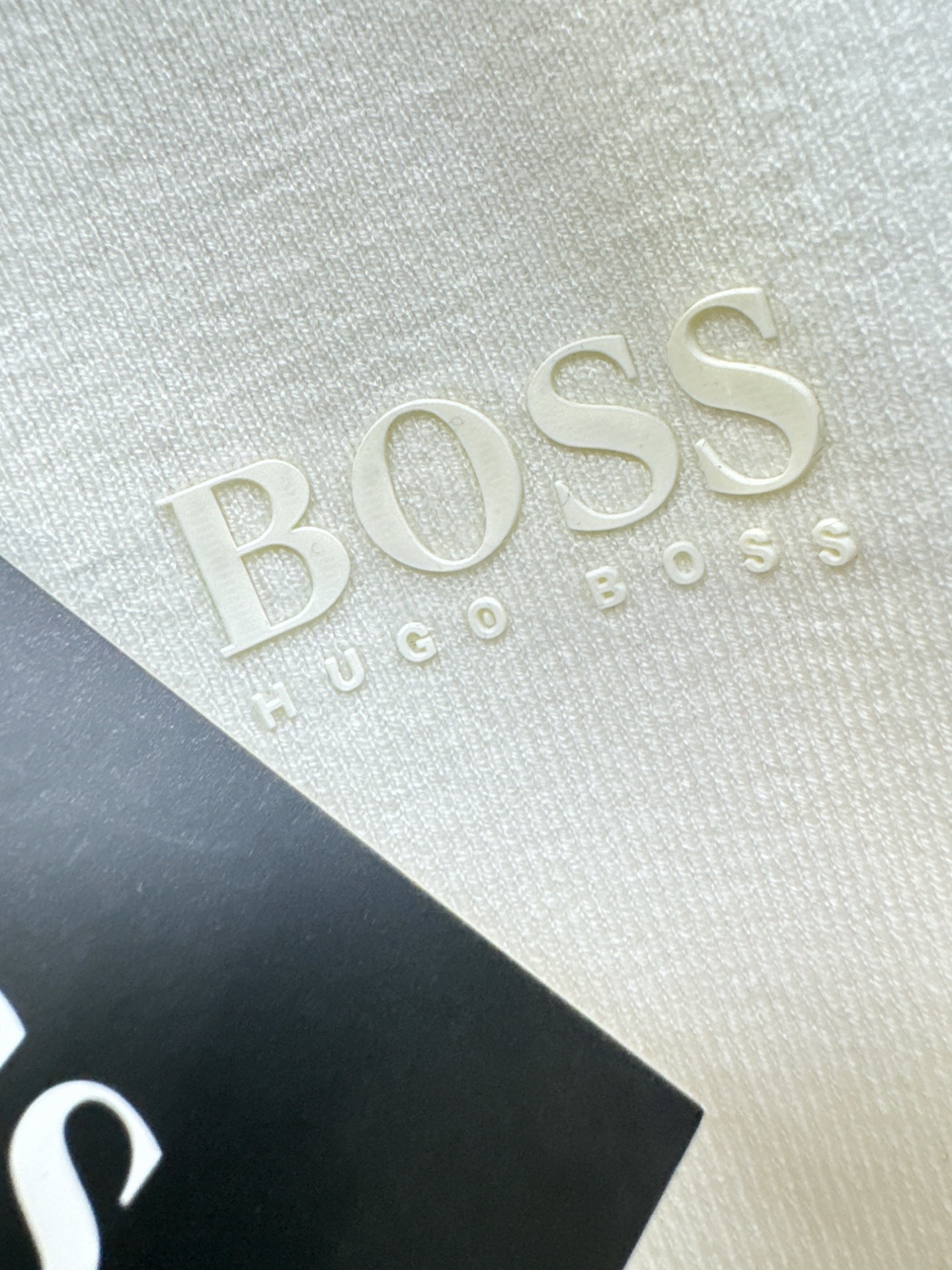 BOSS 2026新款短袖T恤！走秀图案时尚休闲短袖T恤衫！设计logo设计！极具设计精选客供面料，手感