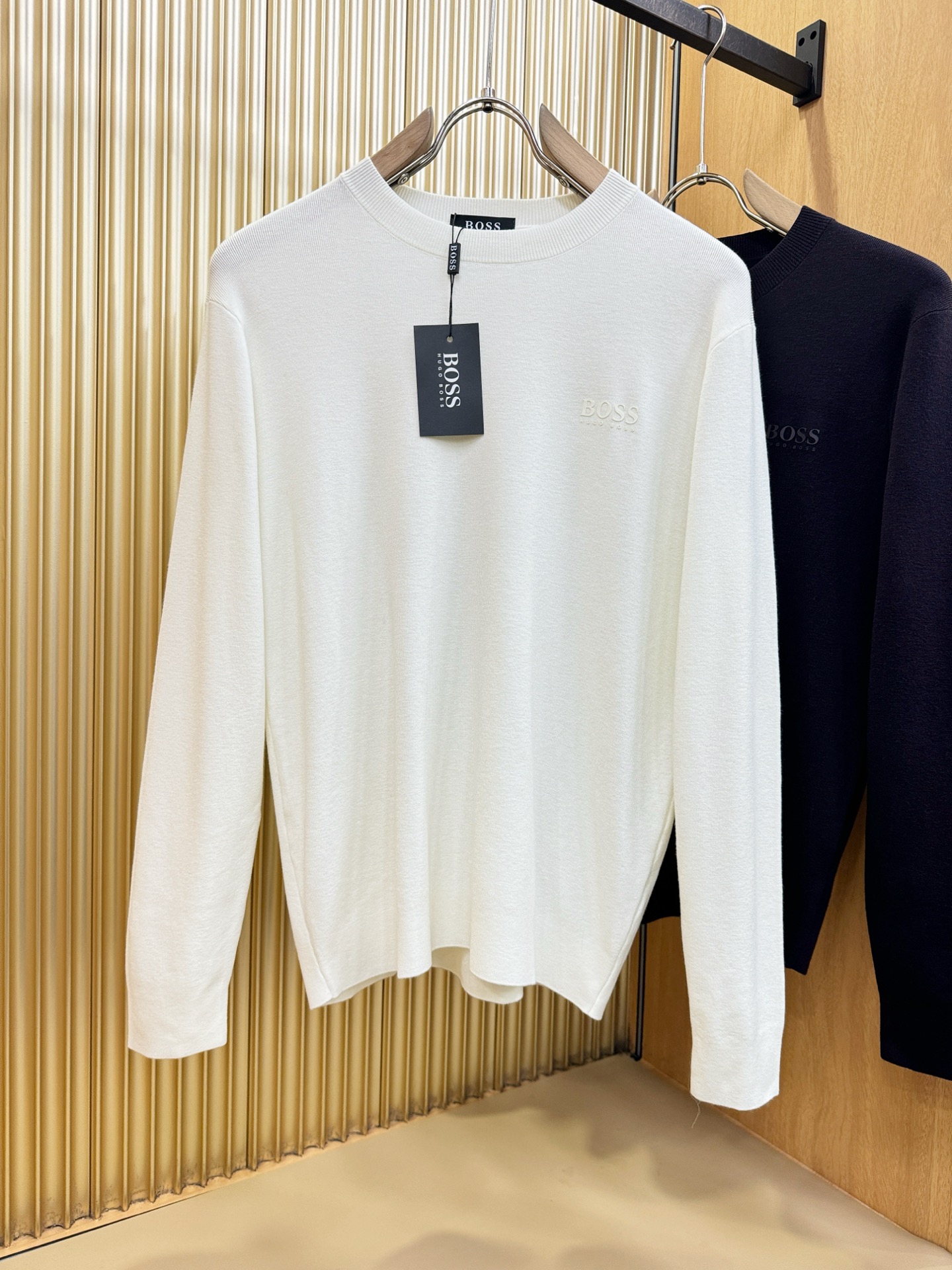 BOSS 2026新款短袖T恤！走秀图案时尚休闲短袖T恤衫！设计logo设计！极具设计精选客供面料，手感