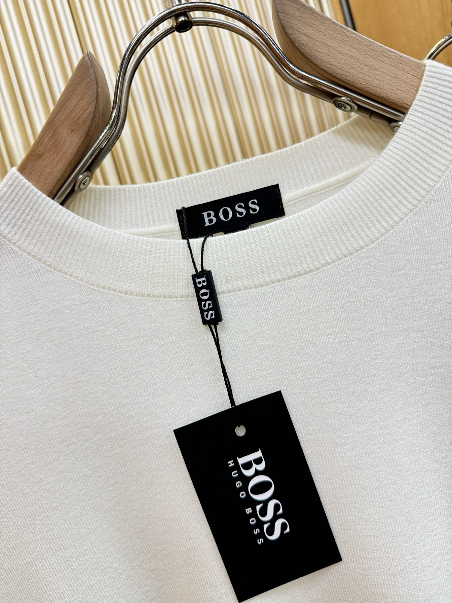 BOSS 2026新款短袖T恤！走秀图案时尚休闲短袖T恤衫！设计logo设计！极具设计精选客供面料，手感