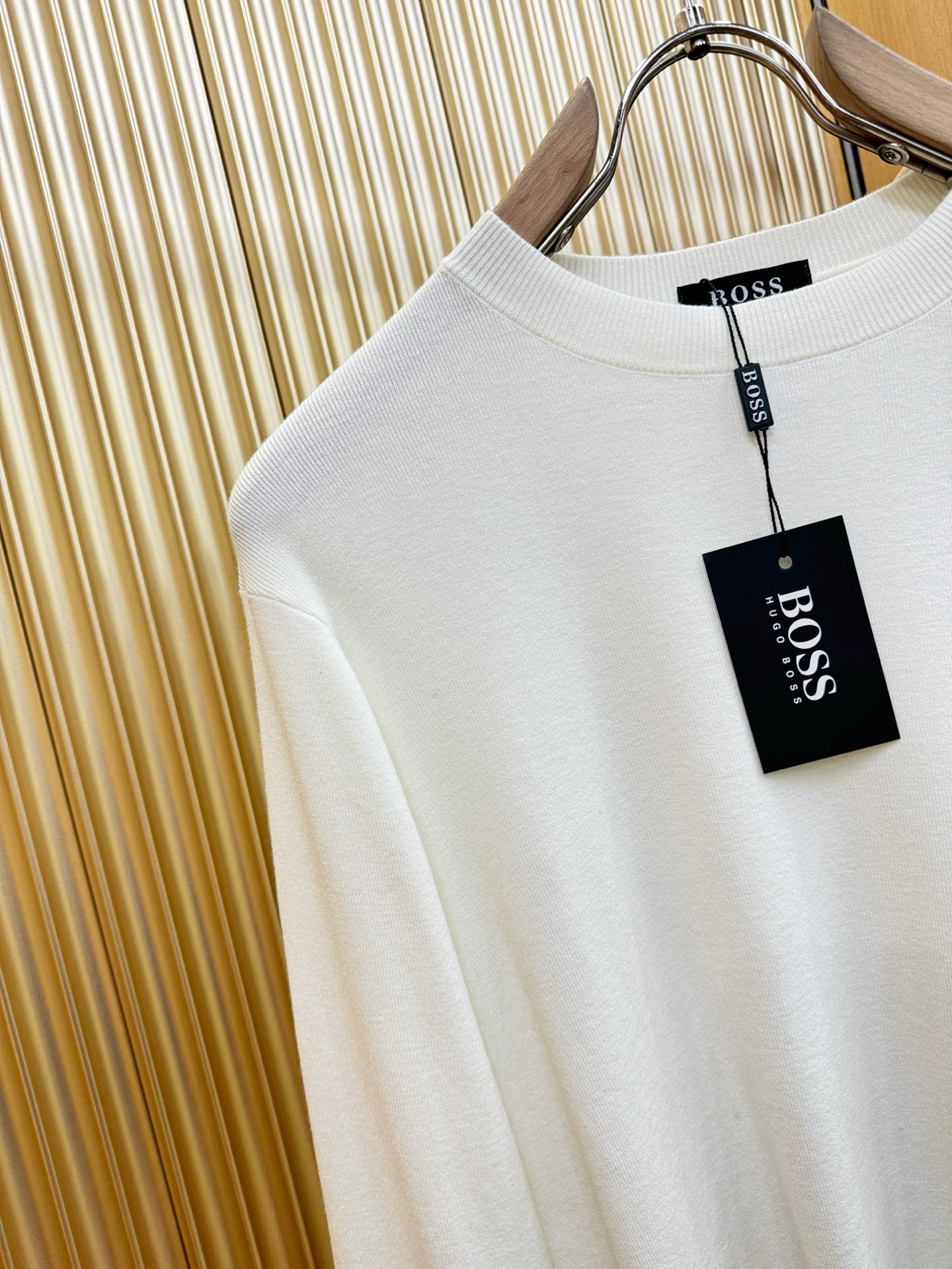 BOSS 2026新款短袖T恤！走秀图案时尚休闲短袖T恤衫！设计logo设计！极具设计精选客供面料，手感