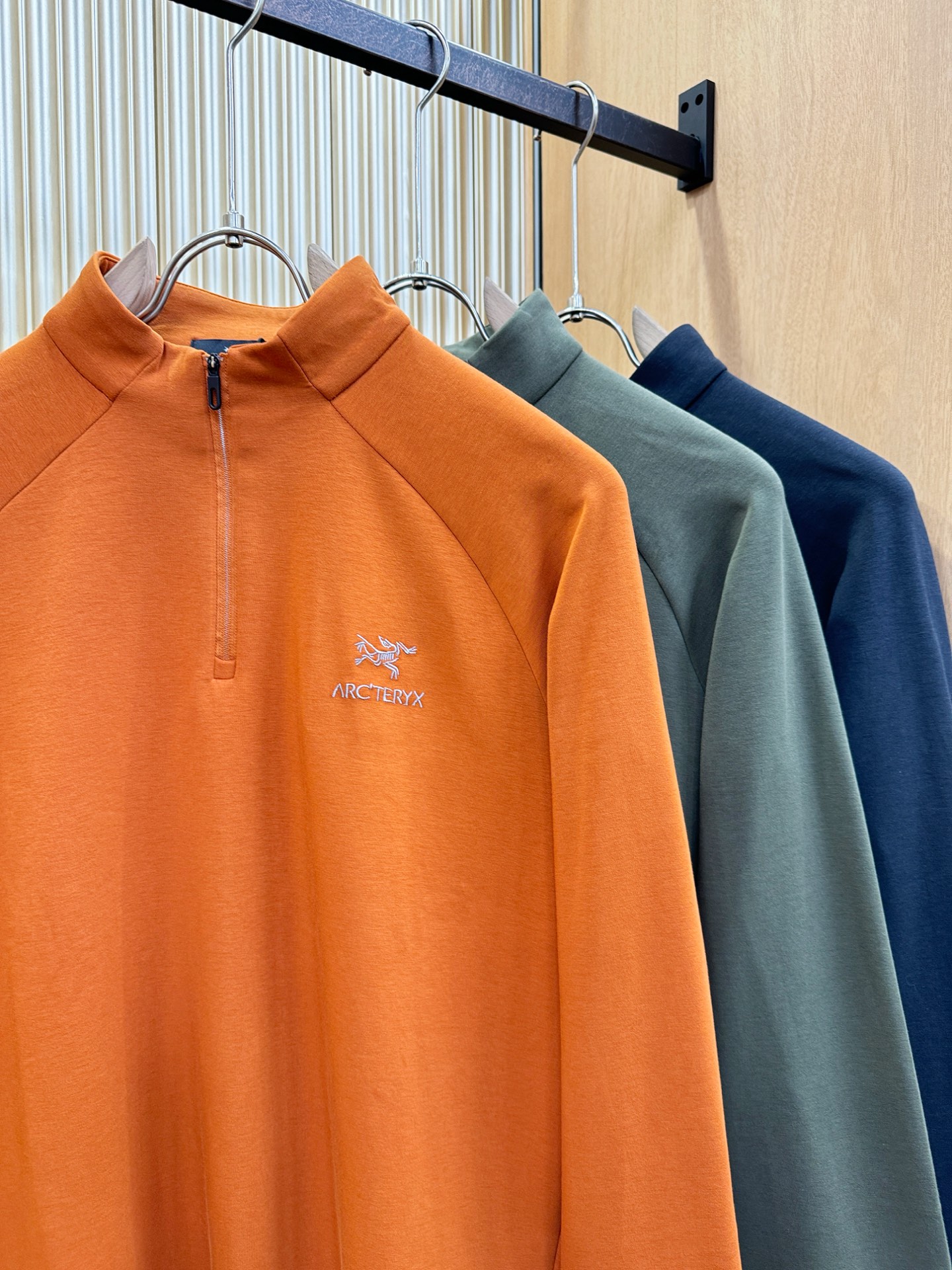 ARC‘TERYX/始祖鸟 2025ss秋季新品 长袖上衣，经典Logo设计，百搭款 官网同步发售 定制