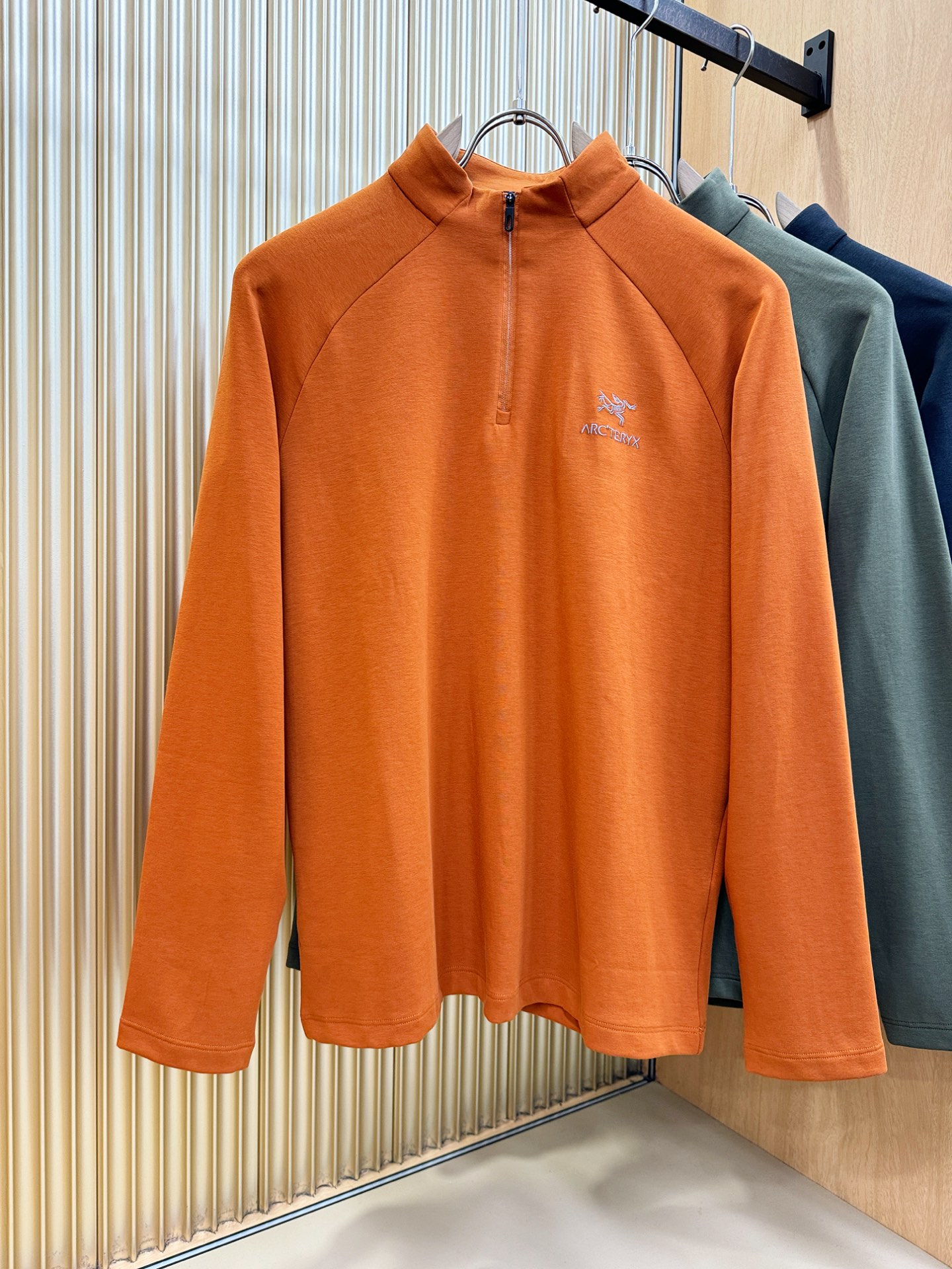 ARC‘TERYX/始祖鸟 2025ss秋季新品 长袖上衣，经典Logo设计，百搭款 官网同步发售 定制