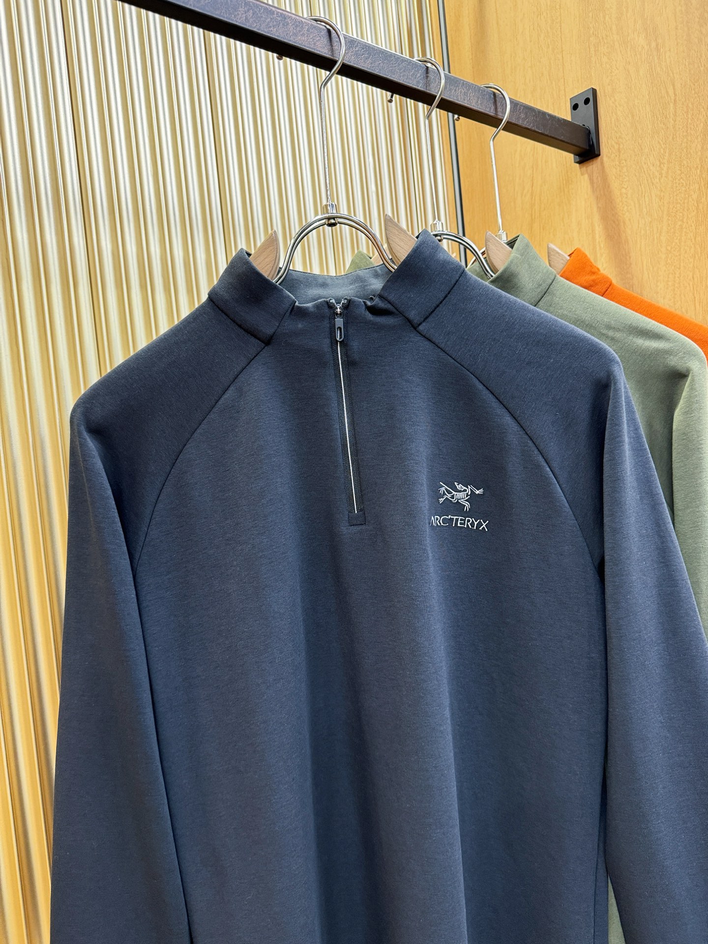 ARC‘TERYX/始祖鸟 2025ss秋季新品 长袖上衣，经典Logo设计，百搭款 官网同步发售 定制