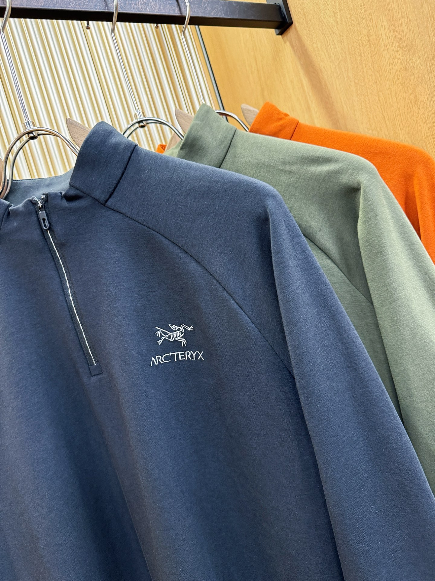 ARC‘TERYX/始祖鸟 2025ss秋季新品 长袖上衣，经典Logo设计，百搭款 官网同步发售 定制