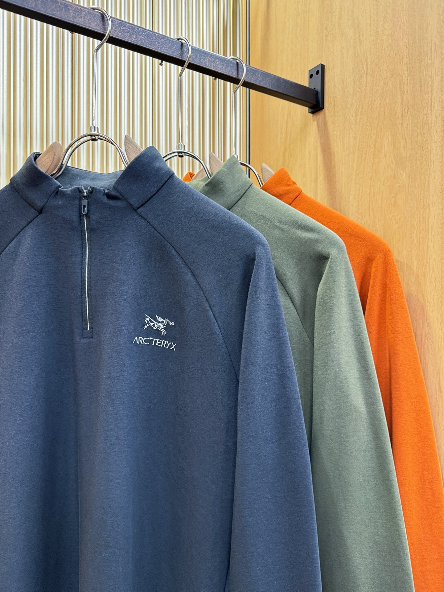 ARC‘TERYX/始祖鸟 2025ss秋季新品 长袖上衣，经典Logo设计，百搭款 官网同步发售 定制