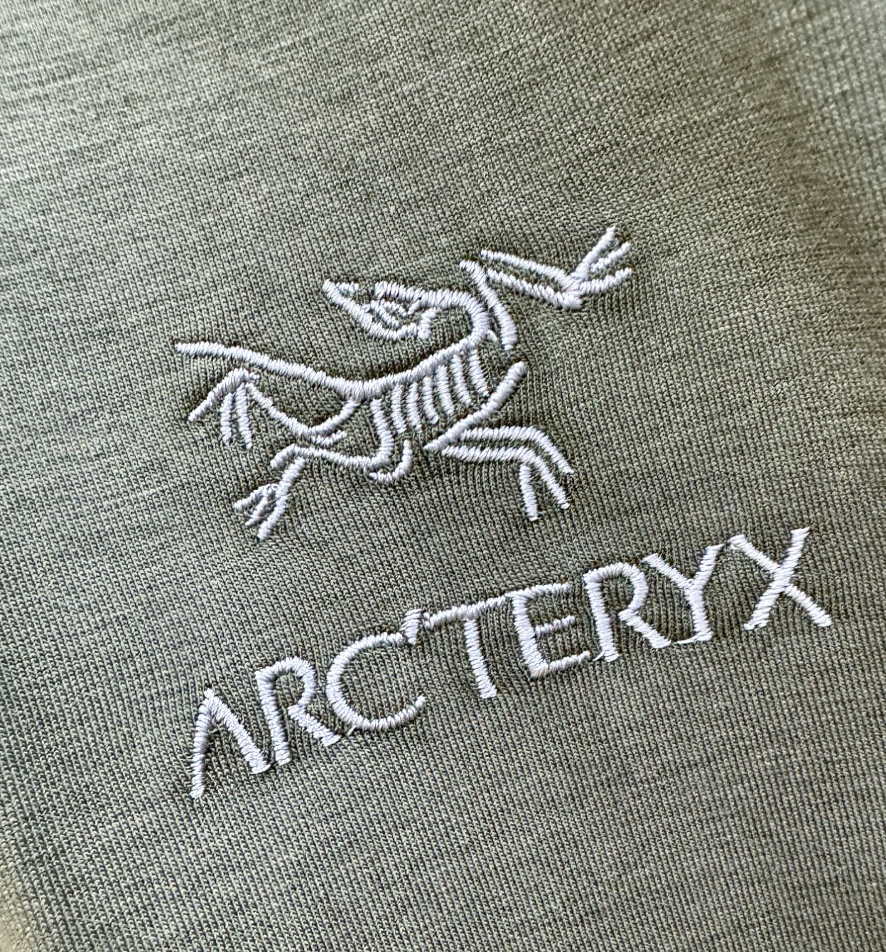 ARC‘TERYX/始祖鸟 2025ss秋季新品 长袖上衣，经典Logo设计，百搭款 官网同步发售 定制