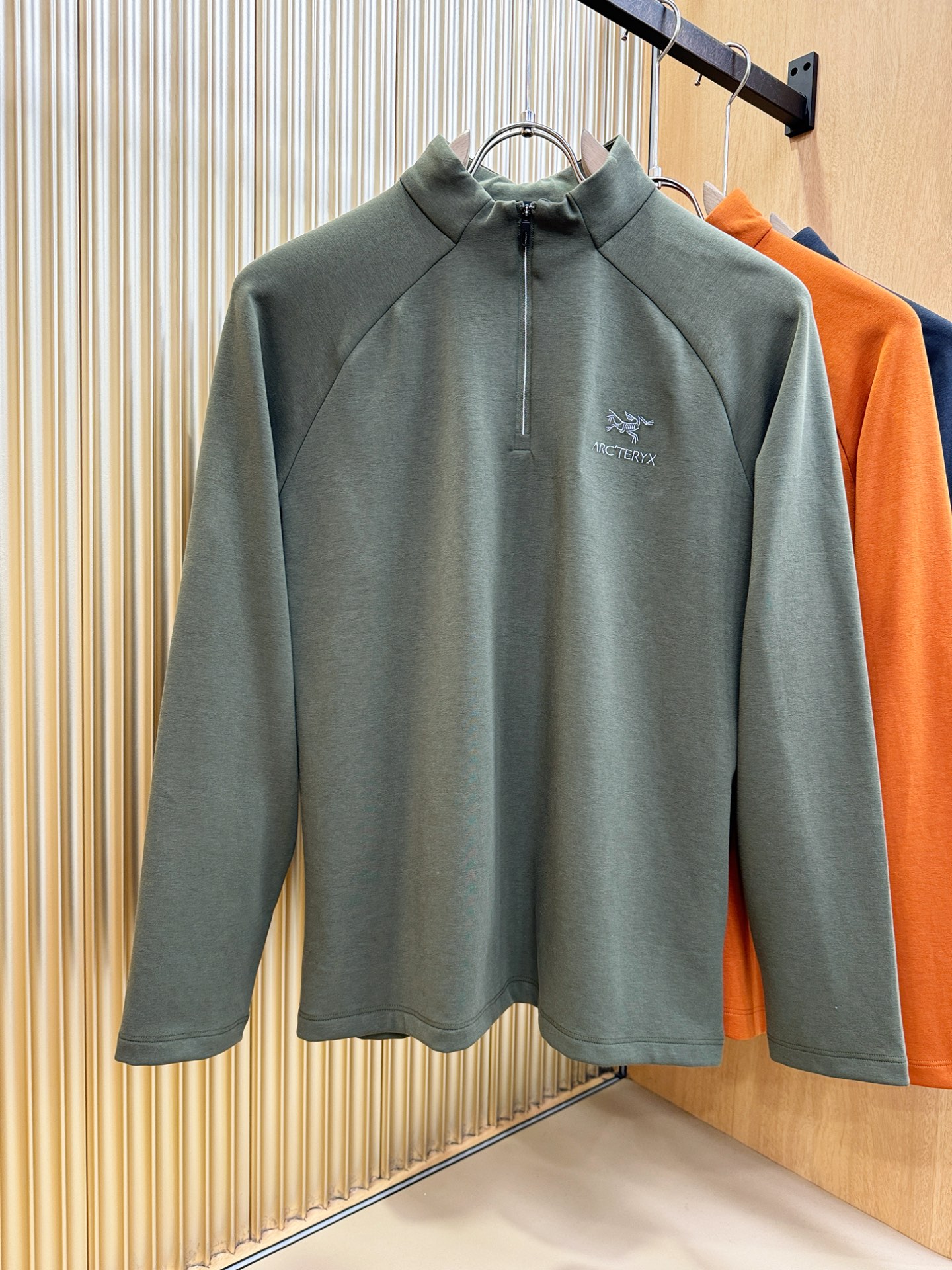 ARC‘TERYX/始祖鸟 2025ss秋季新品 长袖上衣，经典Logo设计，百搭款 官网同步发售 定制