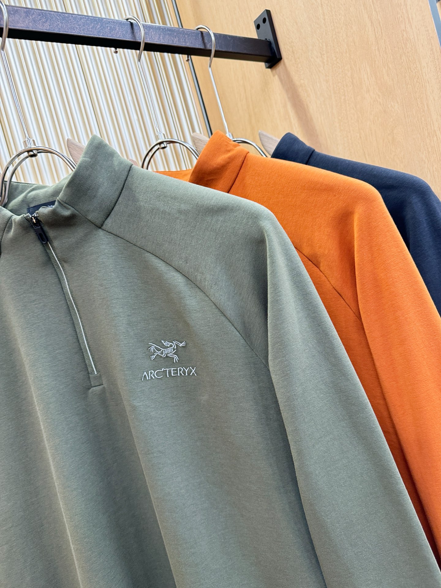 ARC‘TERYX/始祖鸟 2025ss秋季新品 长袖上衣，经典Logo设计，百搭款 官网同步发售 定制