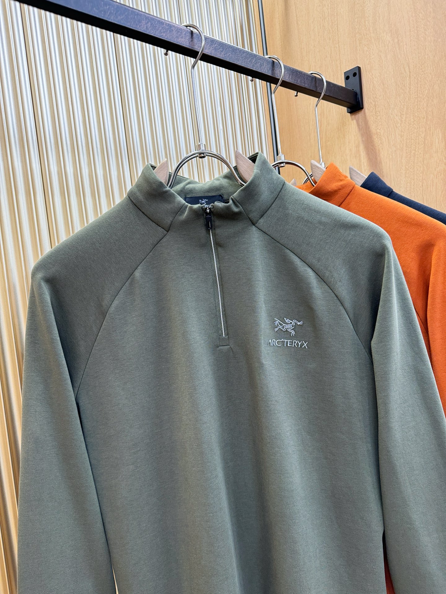 ARC‘TERYX/始祖鸟 2025ss秋季新品 长袖上衣，经典Logo设计，百搭款 官网同步发售 定制