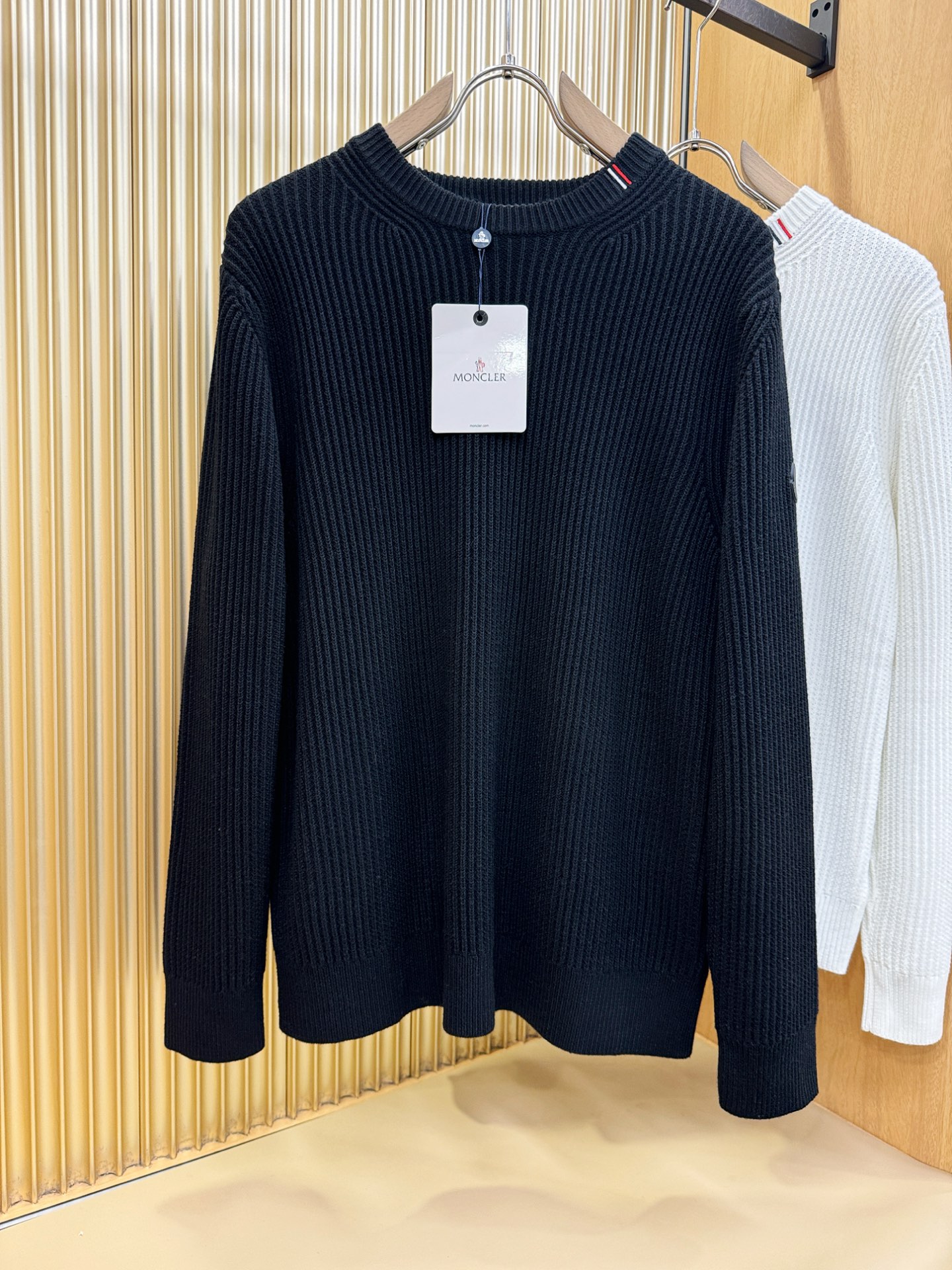 Moncler蒙口 专柜同步 冬季新款羊毛衫（绵羊毛）甄选客供进口绵羊毛材质！面料手感偏厚实，柔软绵密的