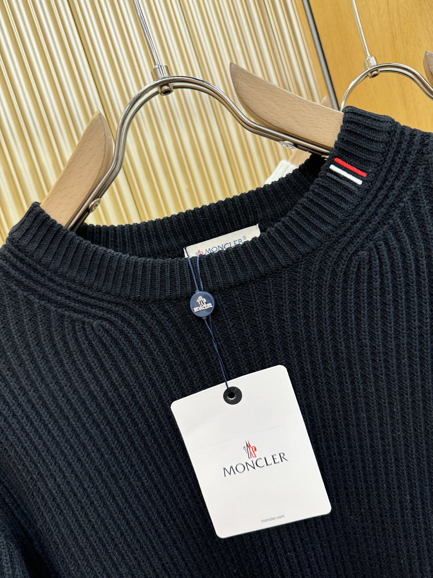 Moncler蒙口 专柜同步 冬季新款羊毛衫（绵羊毛）甄选客供进口绵羊毛材质！面料手感偏厚实，柔软绵密的