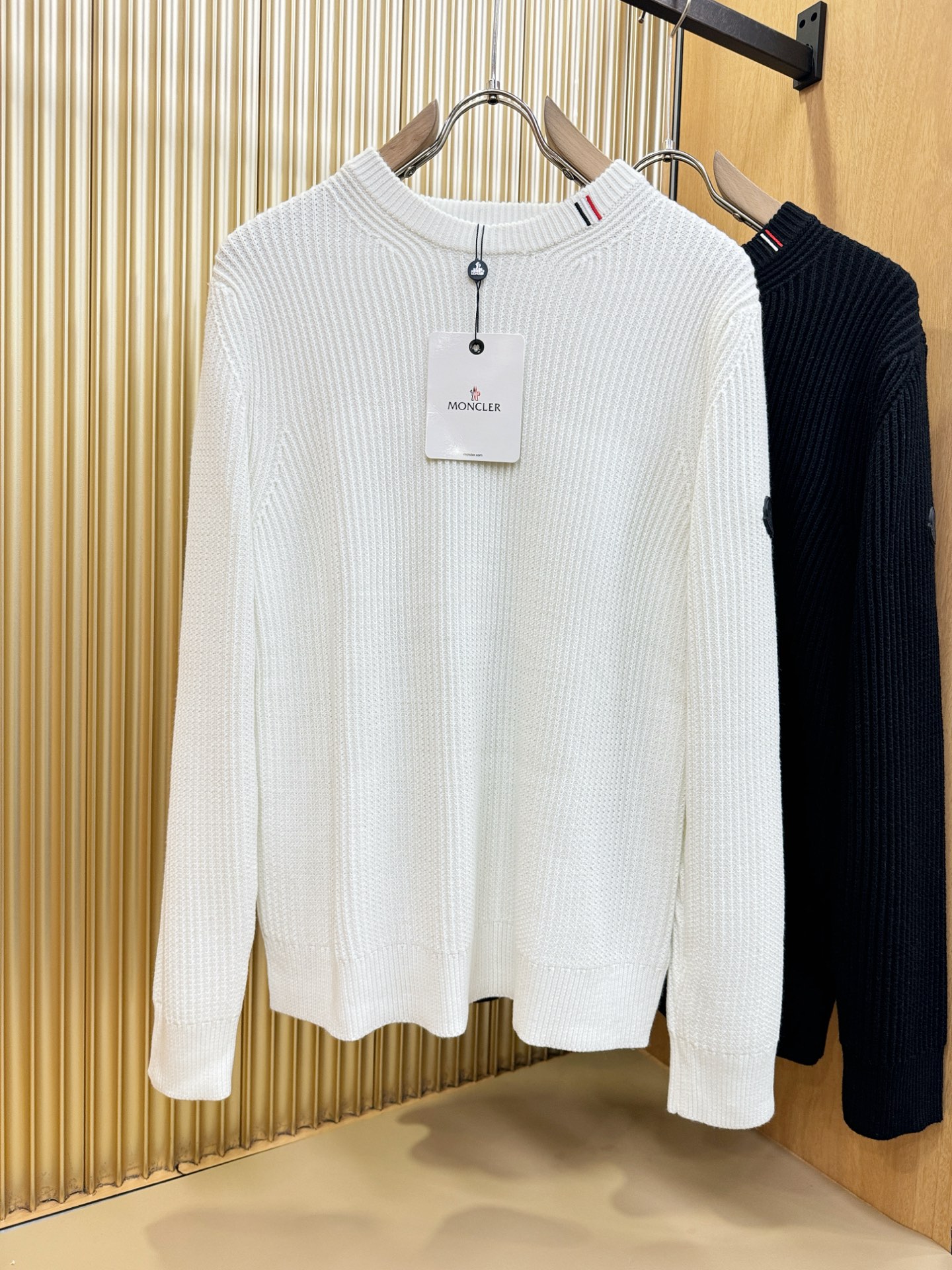 Moncler蒙口 专柜同步 冬季新款羊毛衫（绵羊毛）甄选客供进口绵羊毛材质！面料手感偏厚实，柔软绵密的