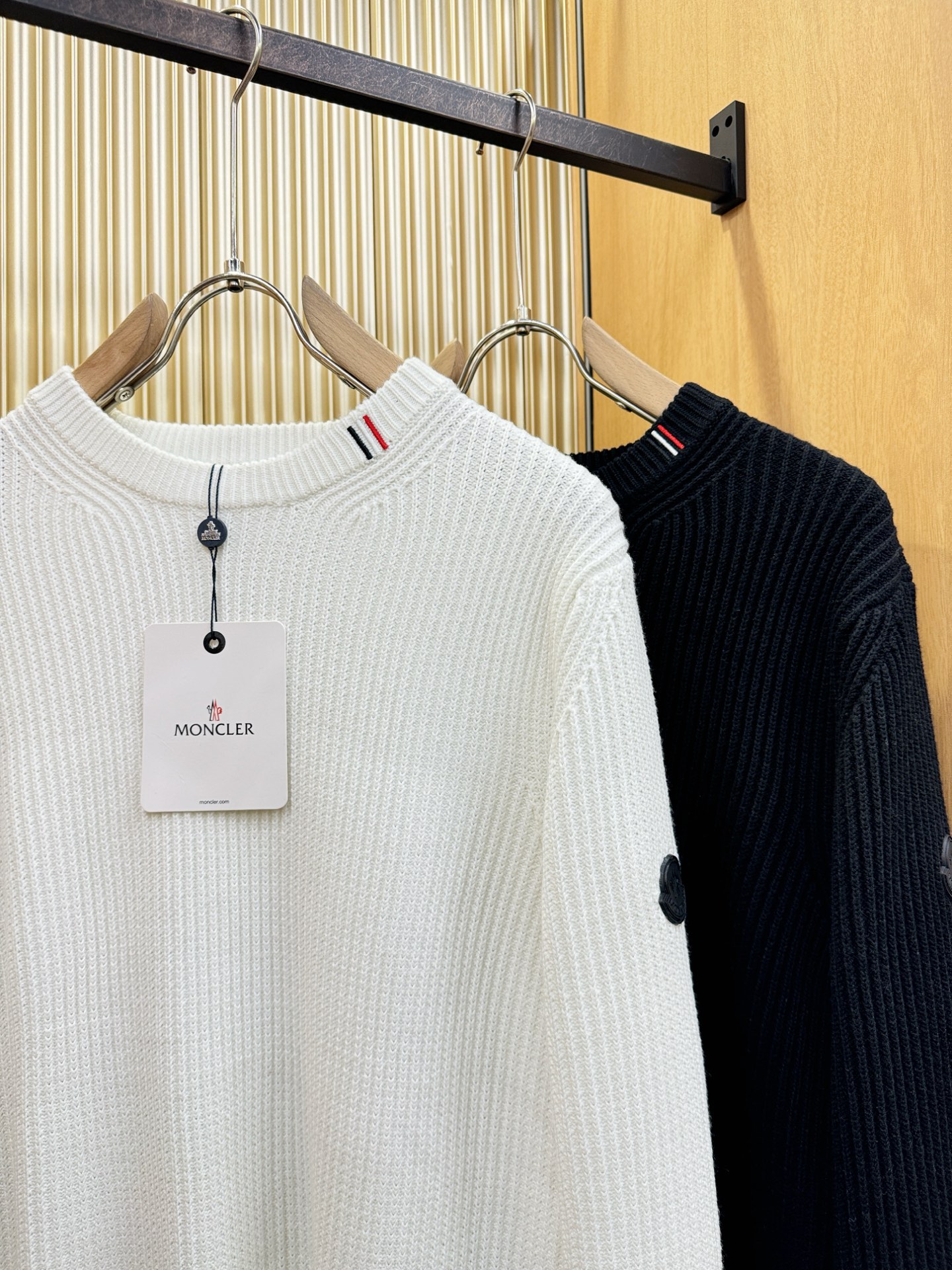 Moncler蒙口 专柜同步 冬季新款羊毛衫（绵羊毛）甄选客供进口绵羊毛材质！面料手感偏厚实，柔软绵密的