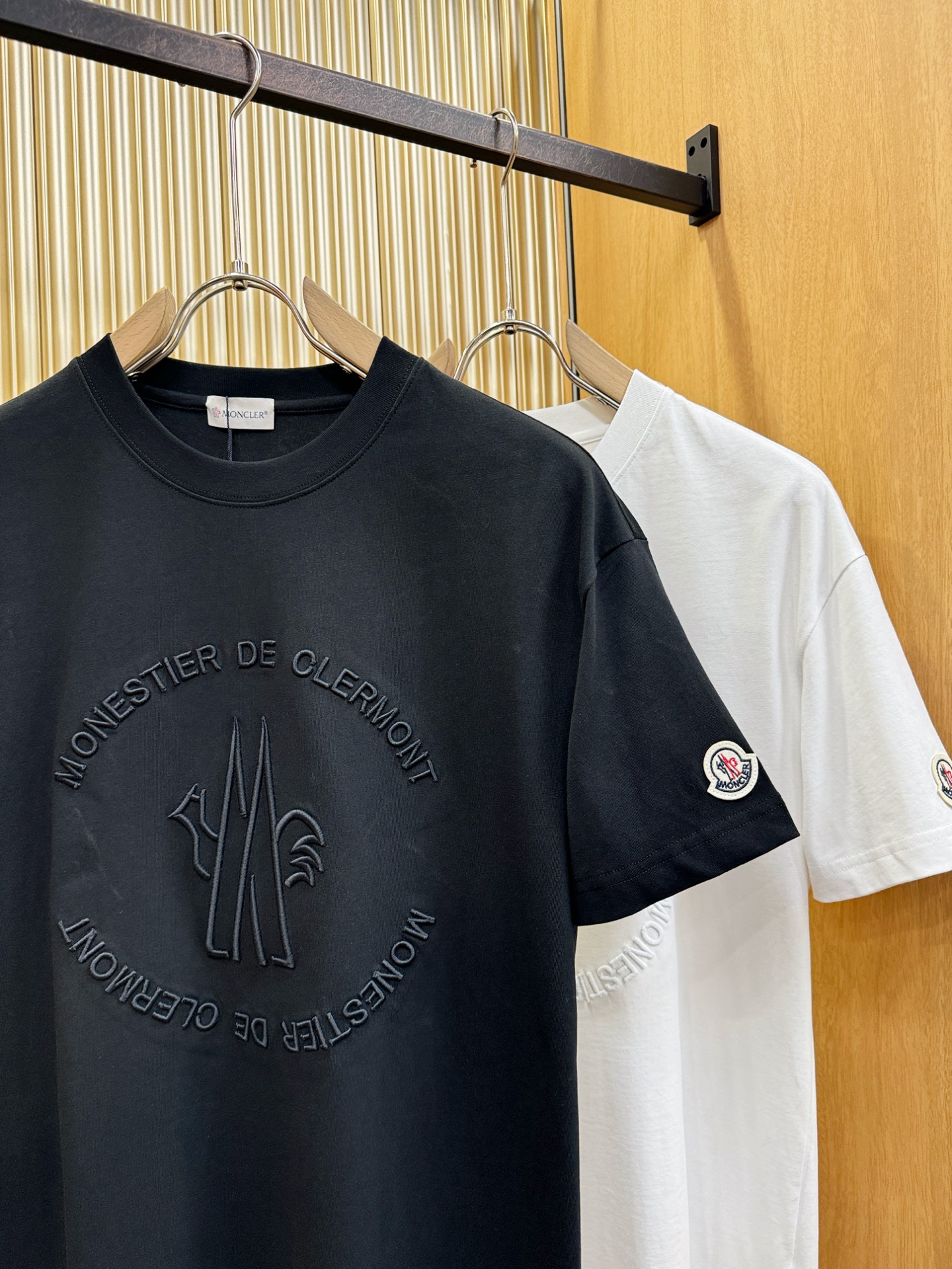 Moncler蒙口 2026新款短袖T恤！走秀图案时尚休闲短袖T恤衫！设计logo设计！极具设计精选客供