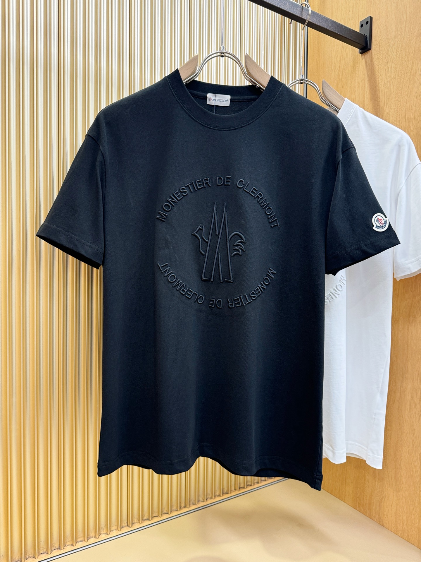 Moncler蒙口 2026新款短袖T恤！走秀图案时尚休闲短袖T恤衫！设计logo设计！极具设计精选客供