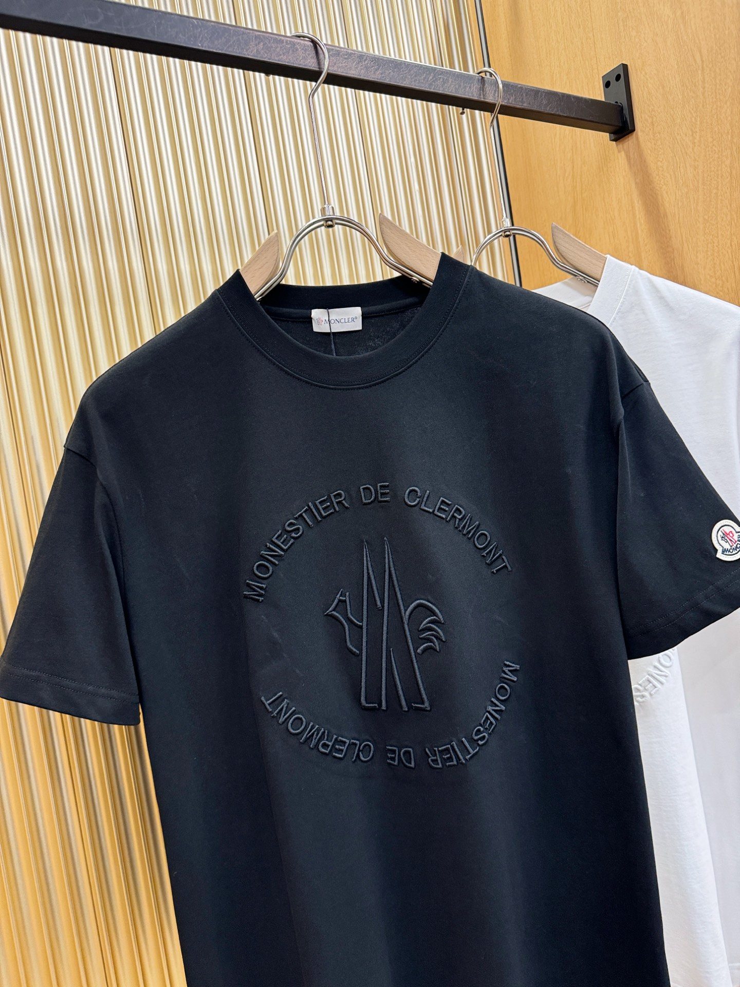 Moncler蒙口 2026新款短袖T恤！走秀图案时尚休闲短袖T恤衫！设计logo设计！极具设计精选客供