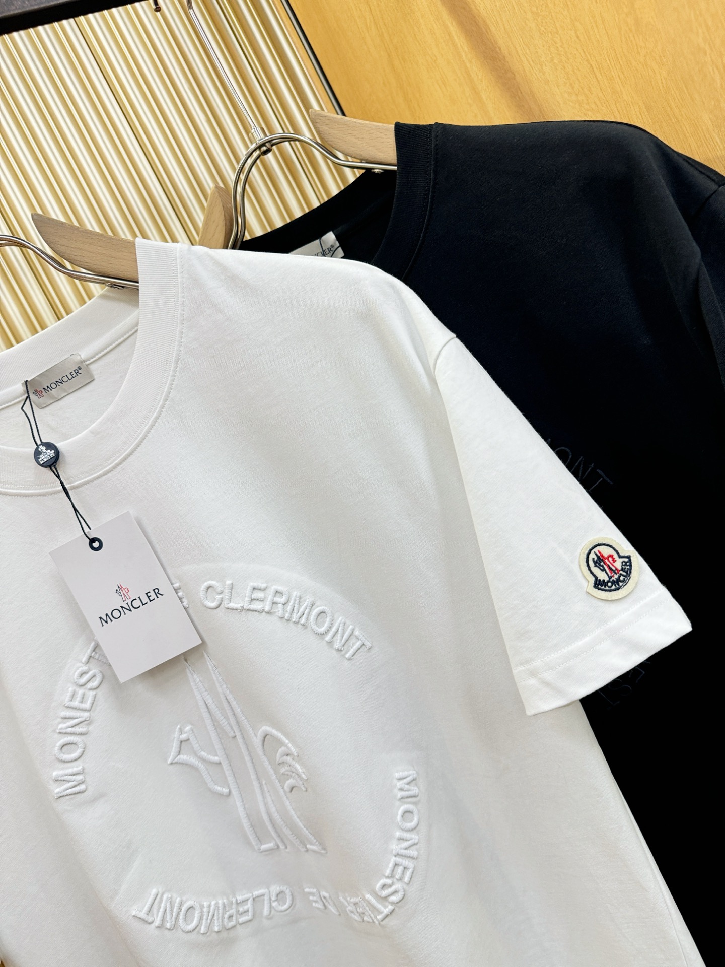 Moncler蒙口 2026新款短袖T恤！走秀图案时尚休闲短袖T恤衫！设计logo设计！极具设计精选客供
