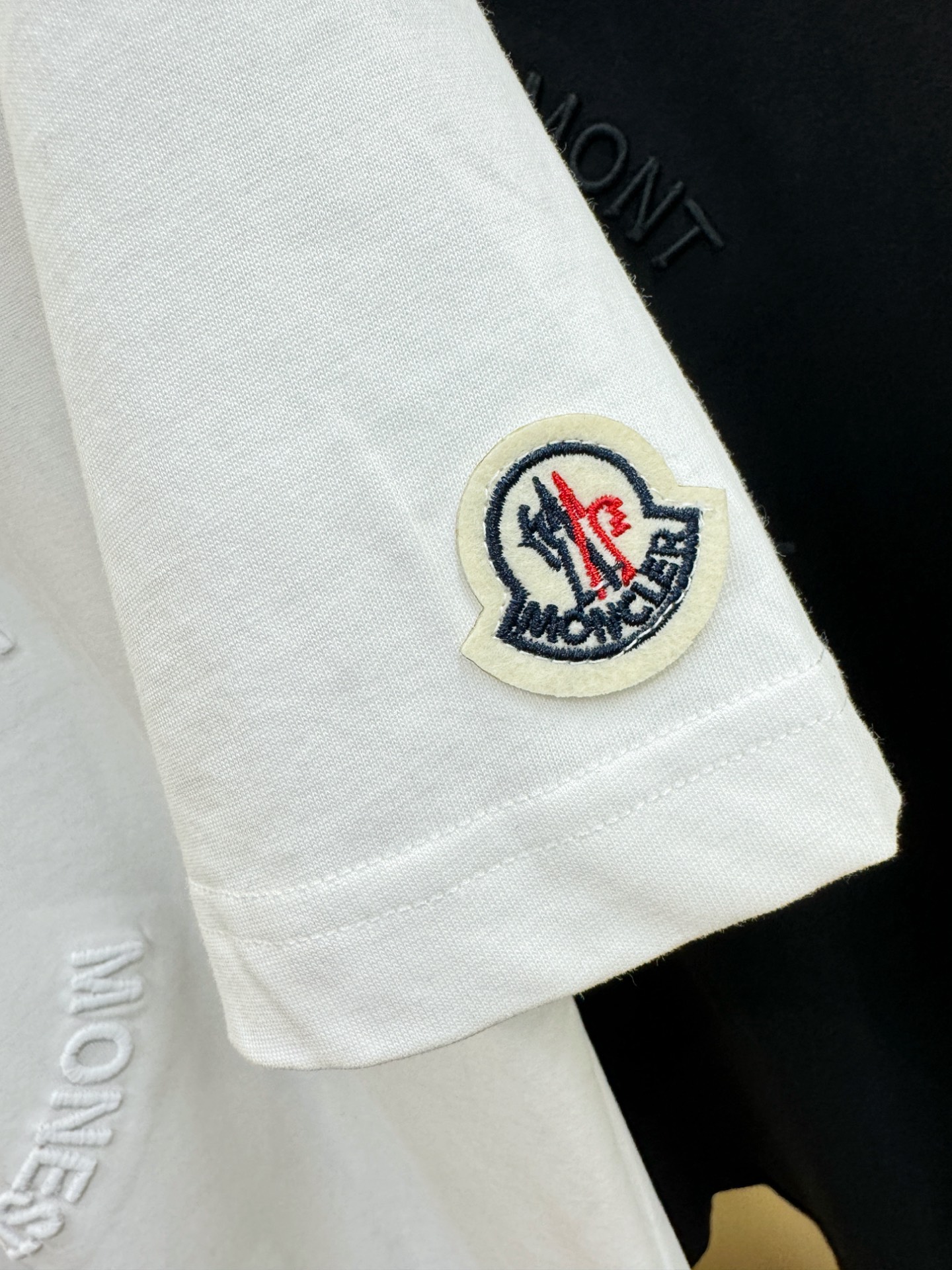 Moncler蒙口 2026新款短袖T恤！走秀图案时尚休闲短袖T恤衫！设计logo设计！极具设计精选客供